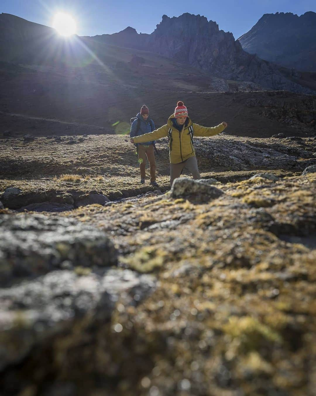 シャーロット・デュリフさんのインスタグラム写真 - (シャーロット・デュリフInstagram)「Puffy time (woohoo!) ❄  @mountainhardwear has been nailing their down jackets, especially with the Stretchdown Collection that adds stretchability to comfort and warmth 🔥 check out the full collection on their page (spoiler alert : their recent posts feature Lulu 🐶)  It was definitively a nice piece to have in Peru last fall where it was so cold that @joshlrsn and I ended up bolting and climbing with our Stretchdown on!  📷 by @jan_novak_photography (miss you Jan!)  @petzl_official @eb_climbing @volxholds @luxov_connect」10月24日 0時43分 - chadurif