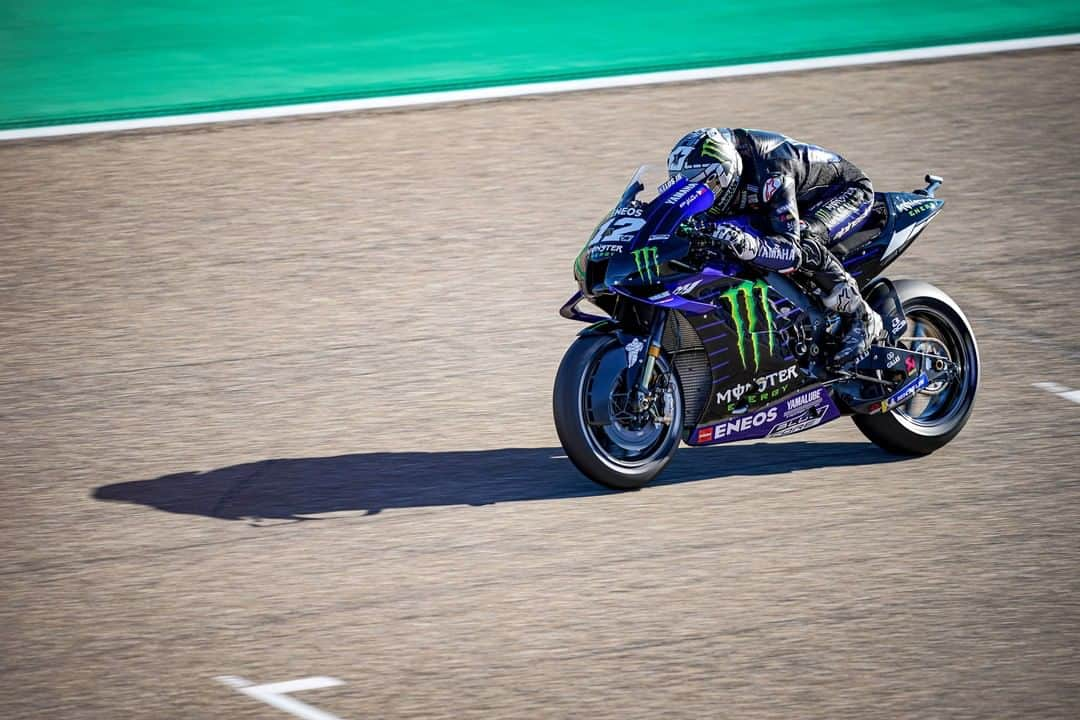 YamahaMotoGPさんのインスタグラム写真 - (YamahaMotoGPInstagram)「💬 @maverick12official, #AlcanizGP Combined FP1 + FP2 Result - P2:  "I think today was quite good, because I noticed an improvement. Riding consistent 1‘49s on medium tyres and with a full tank is positive. I only put in a time attack at the end of FP2, and it was good. We have reasons to be positive, because we found good things for tomorrow. Tomorrow we are going to concentrate on the rhythm, keep the good lines, do a perfect lap in qualifying, and see if we can improve the race pace a little bit in general."  #MonsterYamaha  #MotoGP」10月24日 0時57分 - yamahamotogp