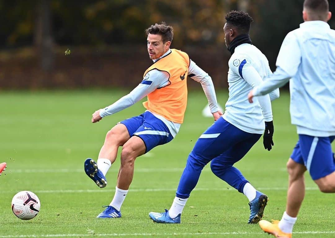 セサル・アスピリクエタのインスタグラム：「Ready for tomorrow! Come on @chelseafc! 💪🏻💙 #cfc」