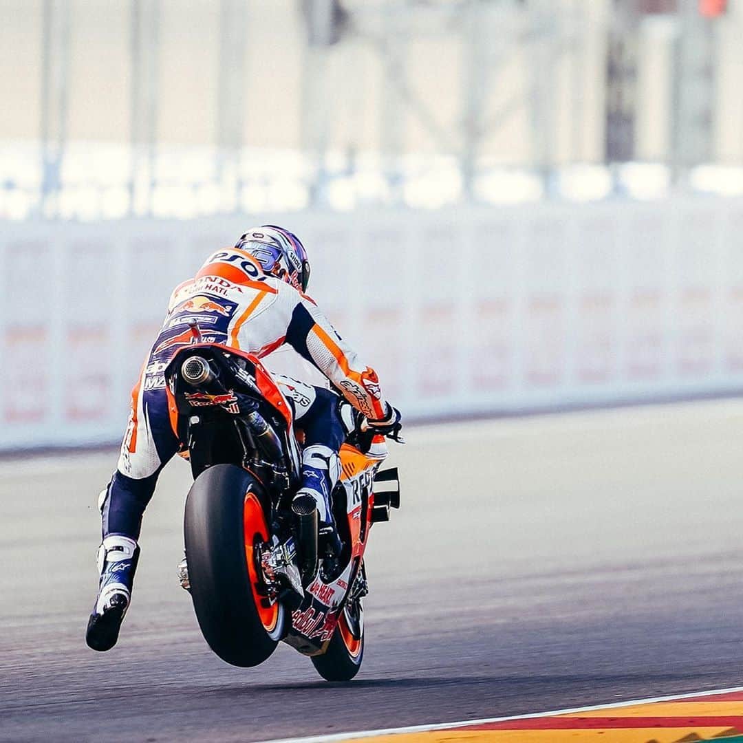 レプソル・ホンダのインスタグラム：「Front feels ok @alexmarquez73?」