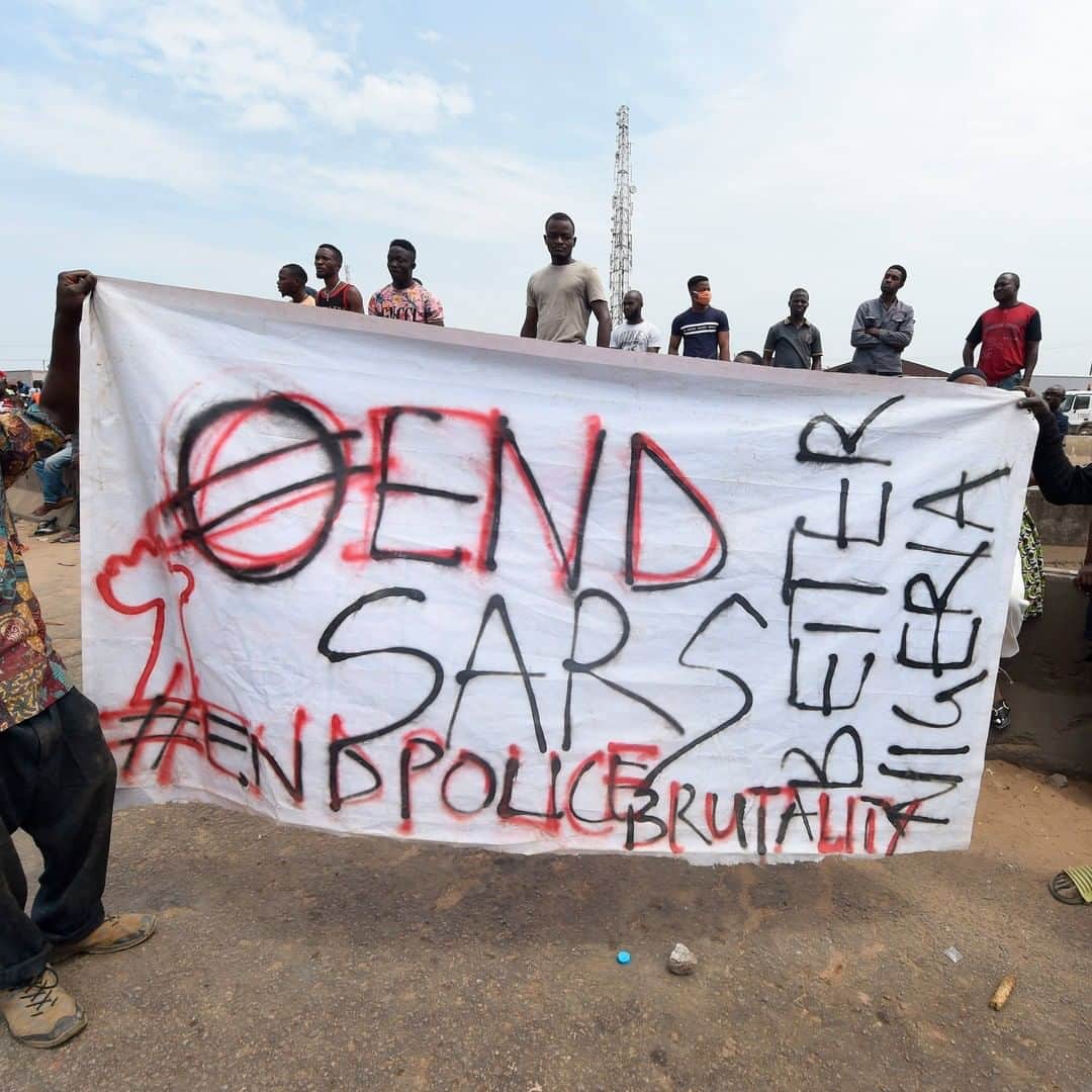 CNNさんのインスタグラム写真 - (CNNInstagram)「At least 56 people have died across Nigeria since the #EndSARS protests began on October 8, with 38 killed across the country on Tuesday alone, according to human rights group Amnesty International.   SARS -- Nigeria's Special Anti-Robbery Squad -- is a controversial police unit that has taken the lead in addressing the country's most serious crimes -- armed robbery, kidnapping, assault, and murder. But over time it has become notorious for alleged abuses committed with apparent impunity.   On October 11, the inspector general of police said the SARS unit was being disbanded but protests over police brutality have continued. Bloodshed broke out earlier this week when eyewitnesses told CNN multiple demonstrators had been shot and killed by Army soldiers, who dragged their bodies away.   Following days of silence, President Buhari spoke to the nation on Thursday evening but failed to address the military attack on peaceful protesters, instead told the youth to “discontinue the street protests and constructively engage government in finding solutions.”   This has drawn criticism from protesters who accuse the President of failing to show empathy and unifying the nation.  Follow @cnnafrica to learn more about what’s unfolding in Nigeria.  (📸: Piu Utomi Ekpei/AFP/Getty, Benson Ibeabuchi/AFP/Getty, Olukayode Jaiyeola/NurPhoto via Getty Images)」10月24日 1時01分 - cnn