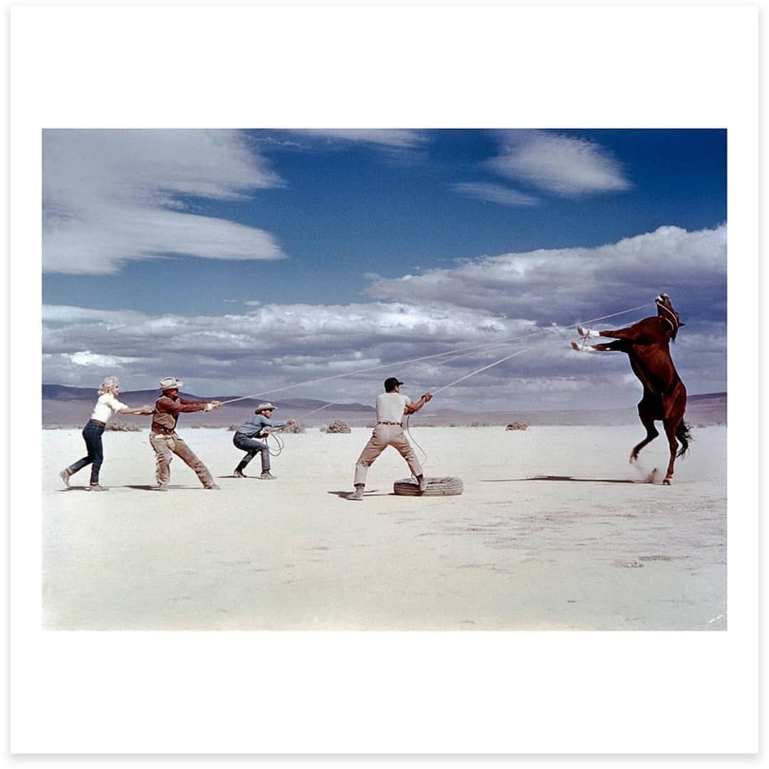 Magnum Photosさんのインスタグラム写真 - (Magnum PhotosInstagram)「Marilyn Monroe, Clark Gable, Montgomery Clift and Eli Wallach on the set of "The Misfits." Nevada, USA. 1960. ⁠ .⁠ “One thing that Life and I agreed right from the start was that one war photographer was enough for my family; I was to be a photographer of peace.” – Cornell Capa⁠ .⁠ Works of Imagination, the October Magnum Square Print Sale in partnership with @aperturefnd is live on the Magnum Shop for three more days.⁠ .⁠ This is a unique opportunity to purchase signed or estate-stamped museum-quality prints by over 100 of the world’s leading photographic artists in an exclusive 6x6” format for $100.⁠ .⁠ Visit the link in bio to shop all the images available.⁠ .⁠ © Cornell Capa @icp/#MagnumPhotos⁠ ⁠ #MAGNUMSQUARE #WorksofImagination #printsale」10月24日 1時03分 - magnumphotos