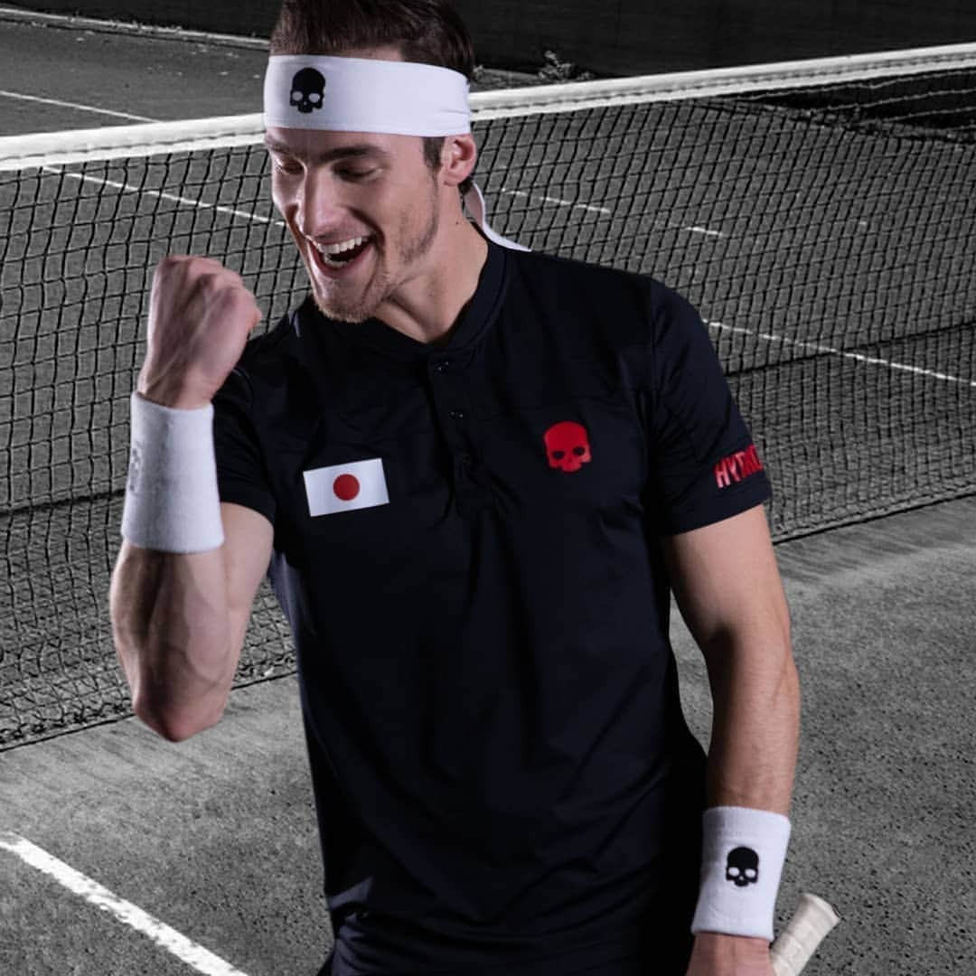 ハイドロゲンさんのインスタグラム写真 - (ハイドロゲンInstagram)「試合に勝つ 🇯🇵 ​ ​The “NATION CUP // Proud to be” collection was born from this sense of unity and courage, a tennis capsule that communicates pride and encourages to never give up, both in life and on the playing field.  ​ ​#hydrogen #luxurysportswear #hydrogentennis #thebrandoftheskull #doitbetter #tennis #mantennis #mancollection #doitbetter #proudtobe #nationcup #specialedition #tenniscapsule ​ ​」10月24日 1時12分 - hydrogen_official