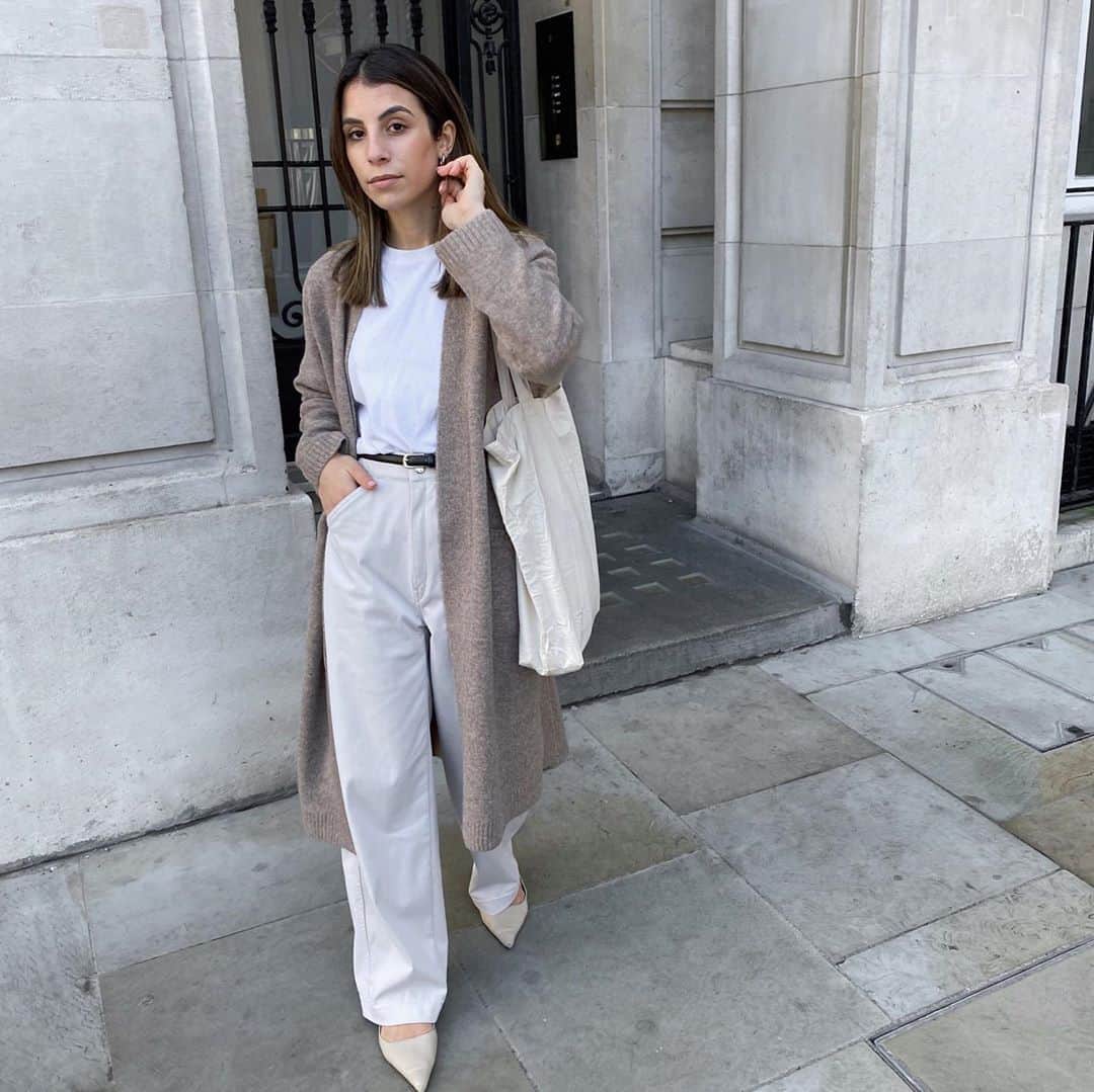 UNIQLO UKのインスタグラム：「Cosy, comfortable and chic. @simplynrt shows us how to perfectly style neutral tones for Autumn.   #Uniqlo #LifeWear #UniqloLifeWear」