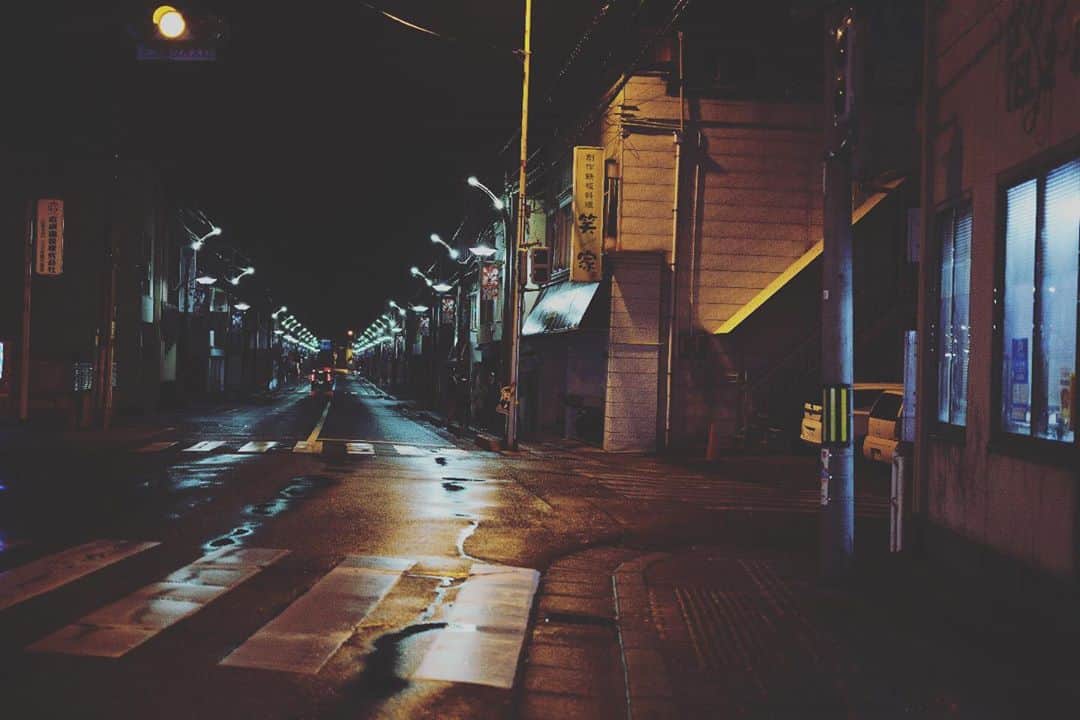 谷尻誠さんのインスタグラム写真 - (谷尻誠Instagram)「たまに帰ってくるとやっぱり落ち着く。 故郷があることに感謝。 実家はもうないけど。 これから来る意味をまた考えたいな。 #帰郷 #広島 #三次市」10月24日 1時35分 - tanijirimakoto