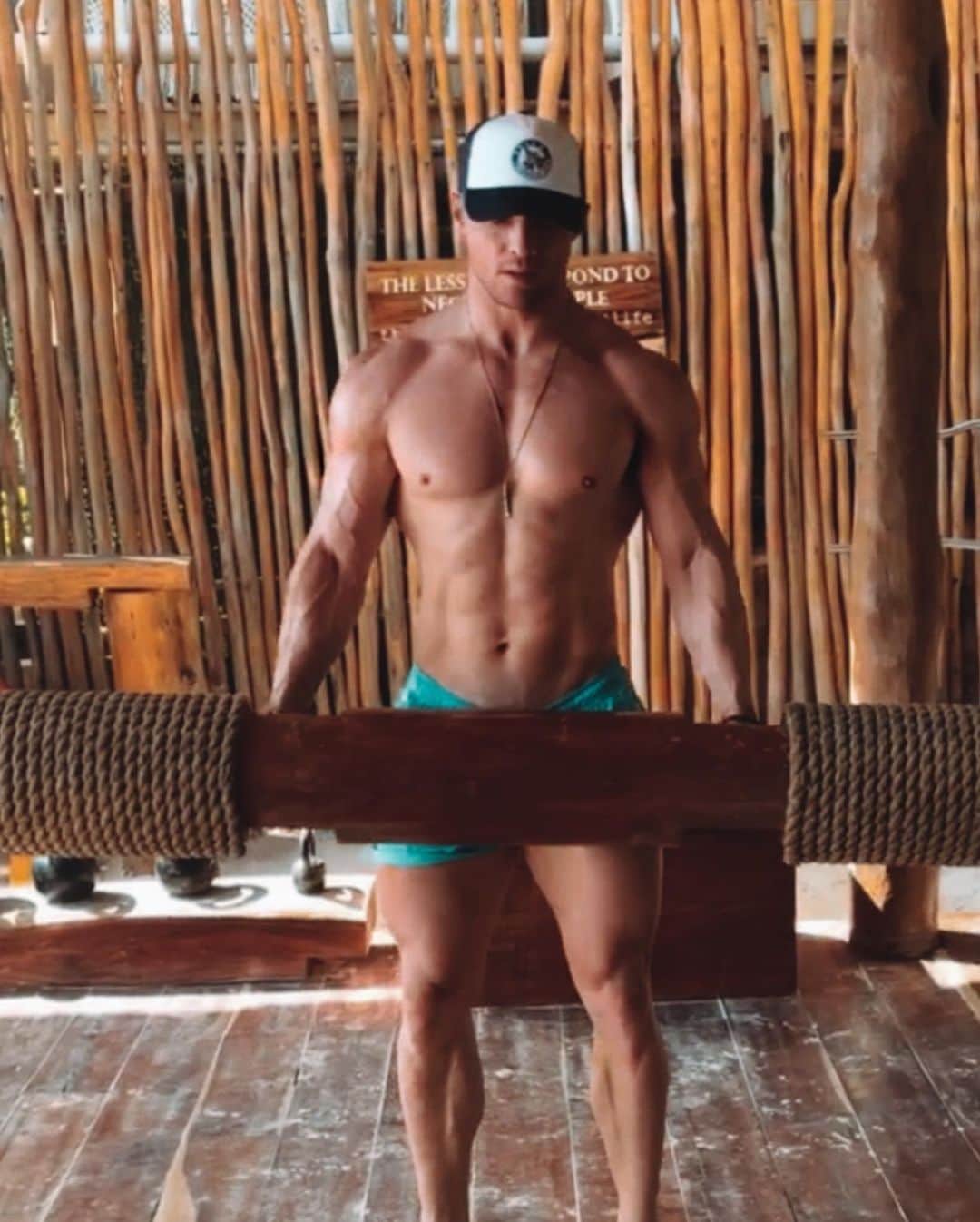 スティーブ・クックのインスタグラム：「Shoulder day from Tulum Mexico! Can’t wait to head back. Something about working out outside that makes the training even better!  1️⃣. Log clean and press 2 warmup sets and 4 working sets of 6 reps. Can do push presses to extend the set.  2️⃣. Side lateral rock raise - 10reps,’pause for 10 seconds, 8 reps.. 6 reps. Do that for 3 sets.  3️⃣.Y.T.W on TRX bands. Make it harder by leaning back more. 5 reps of each.  4️⃣. Seared DB press. 10 reps x 5 sets to finish it off. 1 min rest.」