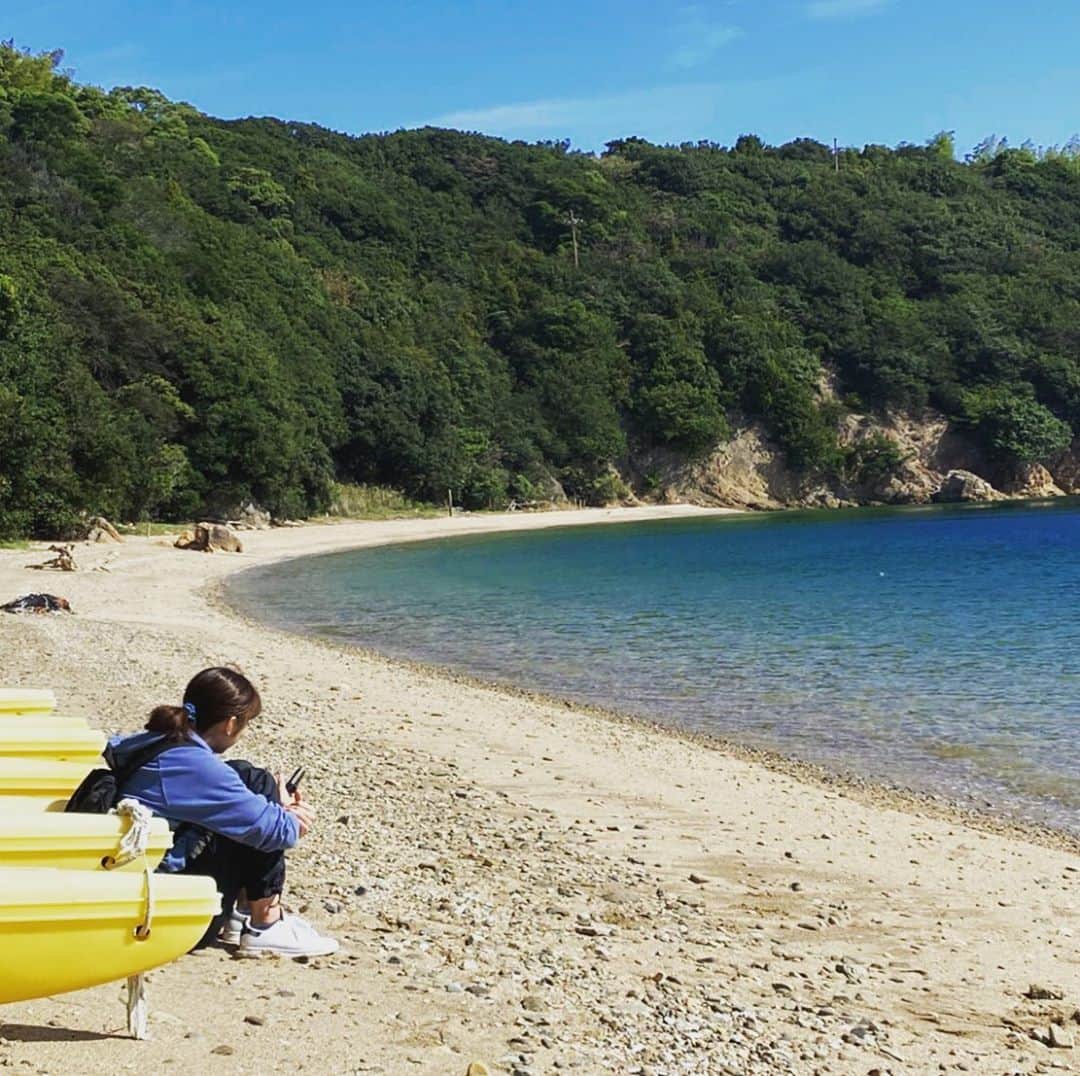 のインスタグラム：「広島県とても素敵な街でした。 コロナ禍でも試合を開催してくれてありがとうございました。  みんなに会いたかったなぁ。 インカレお疲れ様でした！  Hiroshima in JAPAN was a very wonderful town. Thank you for even a corona evil holding a game. I wanted to see everybody. It was fun of intercollegiate game.  #広島県 #鞆の浦 #仙酔島 #プライベートビーチ状態  #表彰式の代わりに観光 #4年間2部優勝死守🏆 #12月全日本」