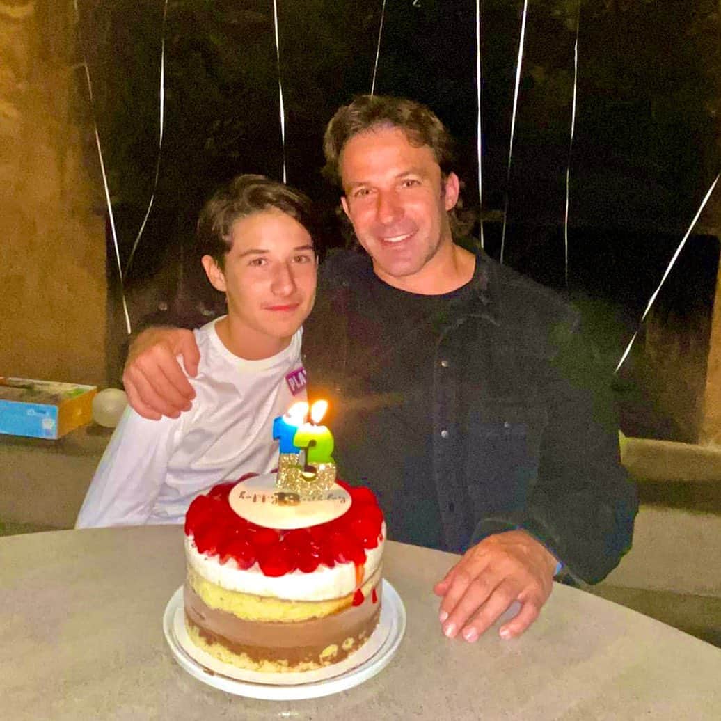 のインスタグラム：「Buon Compleanno Amore mio #Tobias #13yearsold #teenager」