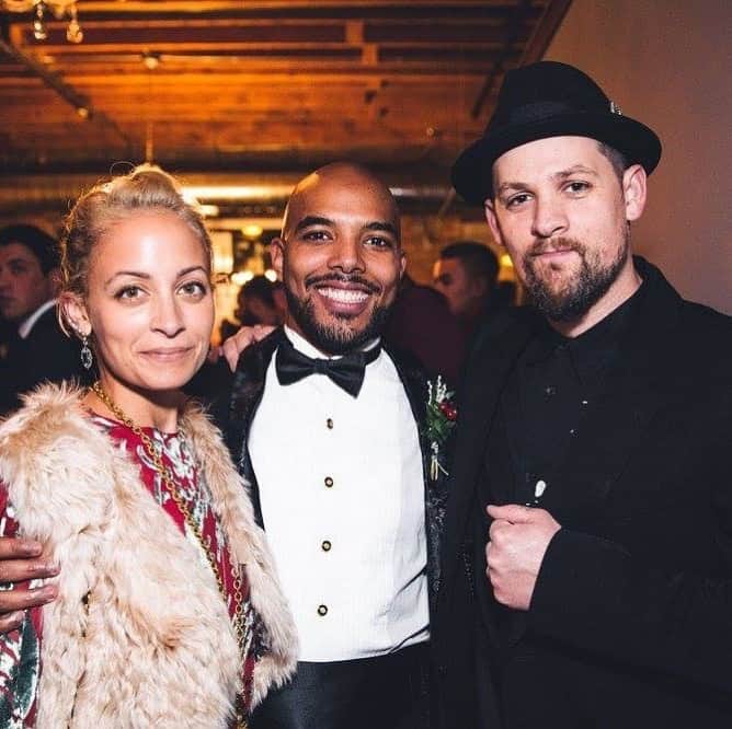 ジョエル・マッデンのインスタグラム：「5 years ago @hxltmusic @jacqui.c.holt ❤️❤️🍾」