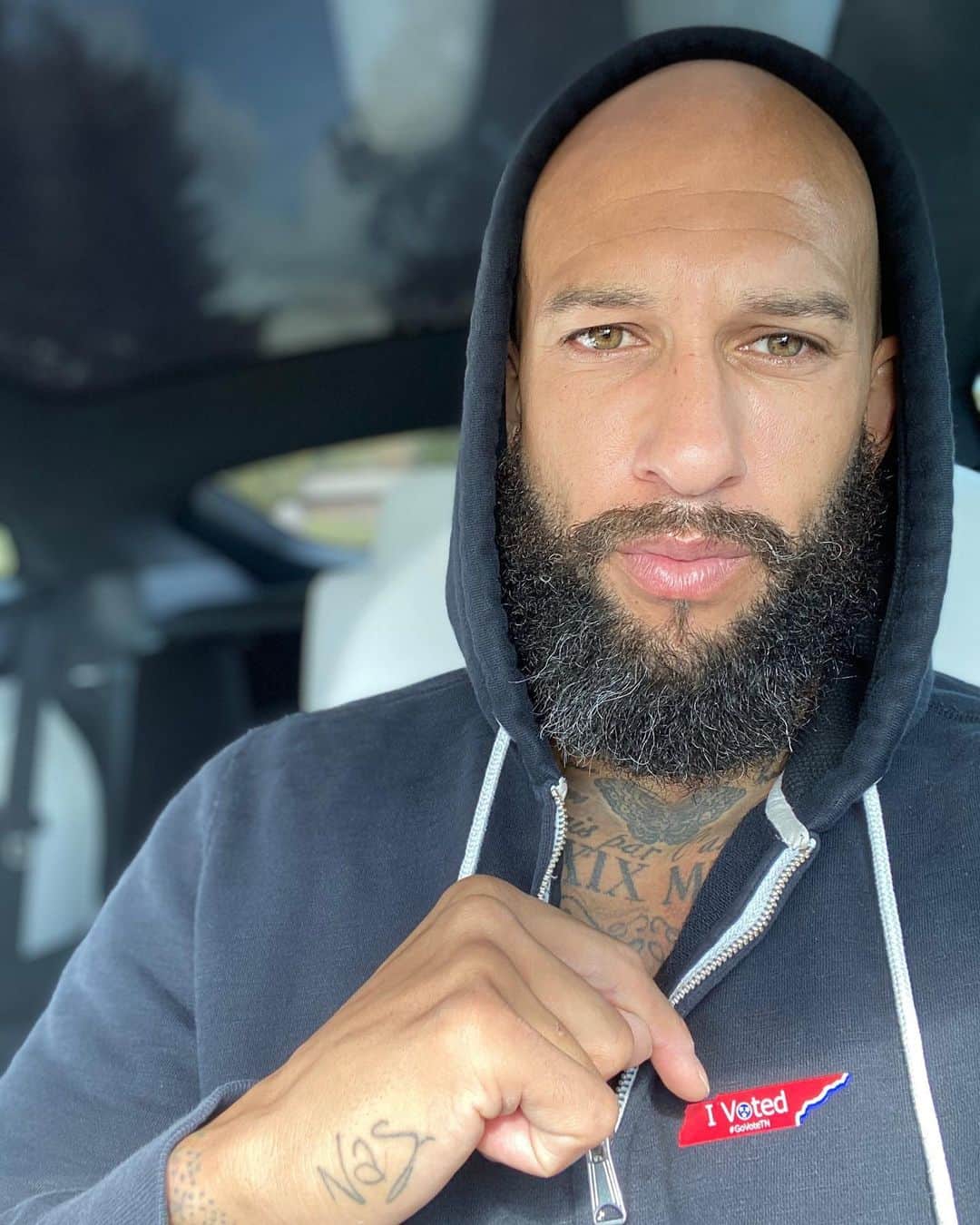 ティム・ハワードのインスタグラム：「I VOTED 🗳 ✔️ 🙋🏽‍♂️」