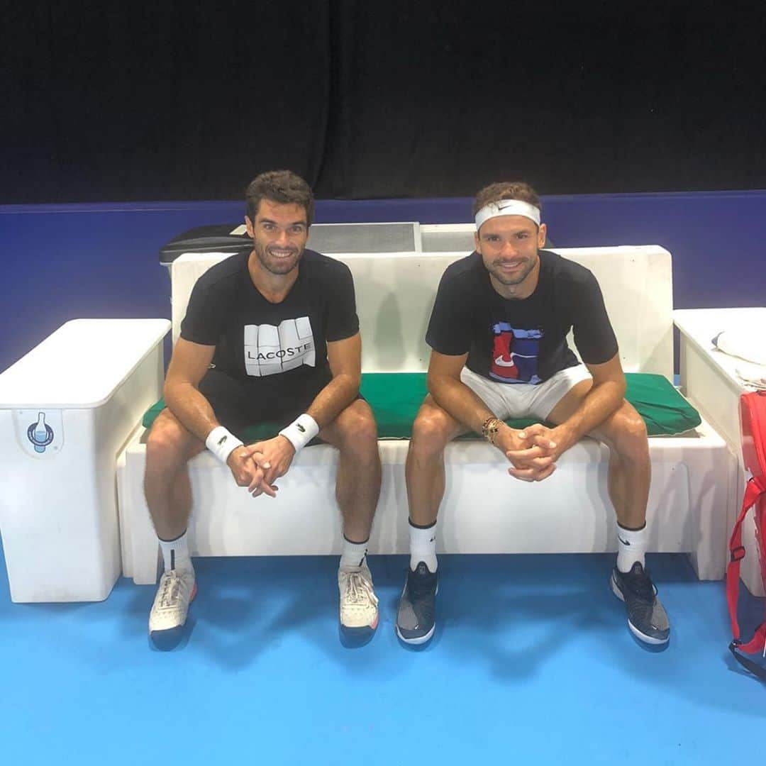 パブロ・アンドゥハルさんのインスタグラム写真 - (パブロ・アンドゥハルInstagram)「Although I lost against @grigordimitrov, it’s always a pleasure practice with you! Good luck for the rest of the tournament!  Aunque perdí contra él, siempre es un placer compartir entreno con Dimitrov  #ATP #EuropeanOpen #tennis #Antwerp」10月24日 2時46分 - pabloandujaroficial