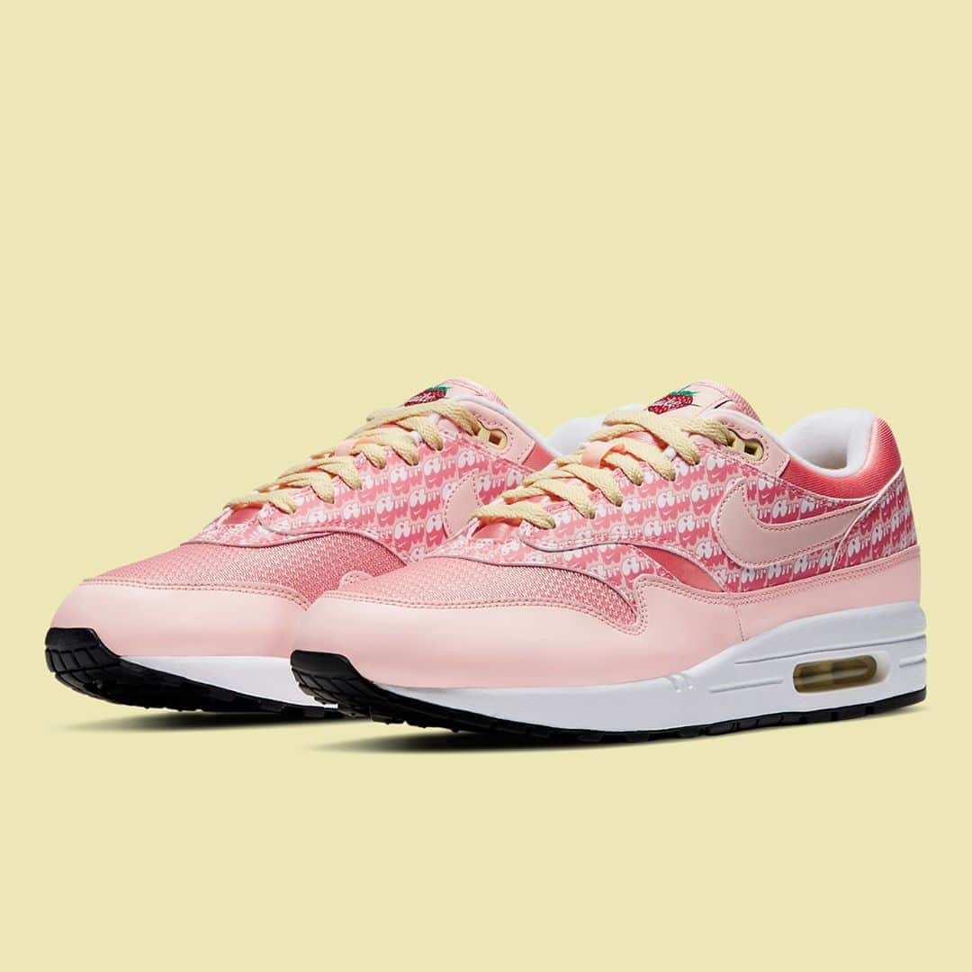 Sneaker Newsさんのインスタグラム写真 - (Sneaker NewsInstagram)「Nike adds another refreshing flavor to this mini capsule with the Air Max 1 "Strawberry Lemonade". Hit the link in our bio to get a first look.」10月24日 3時02分 - sneakernews
