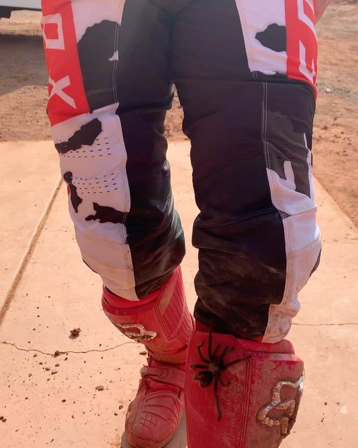 ケン・ロックゼンのインスタグラム：「Spiderman power through your balls ... @treycanard 😂😂」
