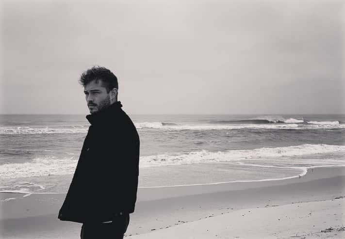 フランシスコ･ラチョースキーのインスタグラム：「Stay wild ocean child 🌊 #reconnectwithyourself」