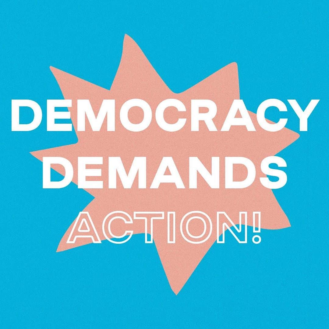 トムズシューズのインスタグラム：「America is facing a record shortage of poll workers this year due to the coronavirus. TOMS Giving partner @everytown has partnered with @powerthepolls to inspire a diverse group of 250,000 low-risk poll workers to staff in-person voting locations during early voting and on Election Day. ⁠⠀ ⁠⠀ Sign up for this and other election day volunteer opportunities, link in bio.」