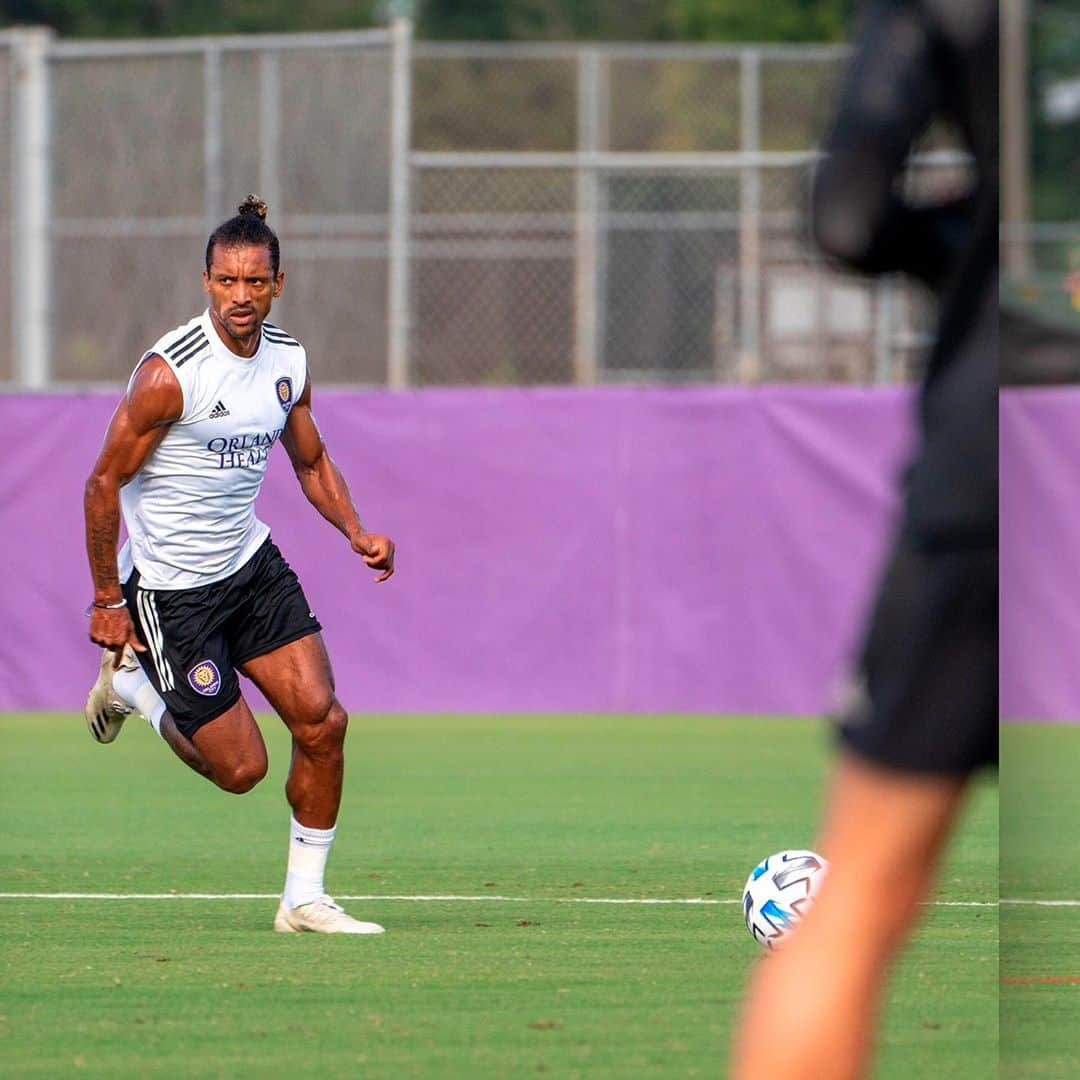 ナニさんのインスタグラム写真 - (ナニInstagram)「Movin' on to Miami! 🏃🏾⚽💥 #MLS #OrlandoCity #VamosOrlando #GoLions #Training #Team #Skills #Lions #Running」10月24日 3時28分 - luisnani