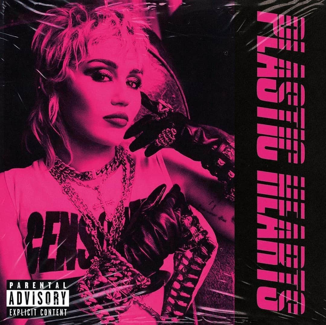 ビリー・レイ・サイラスのインスタグラム：「So proud of you @mileycyrus and moved by your post! Music is the soul of the universe that gives new life to everything. Can’t wait for the world to hear #PlasticHearts! 11/27/20」