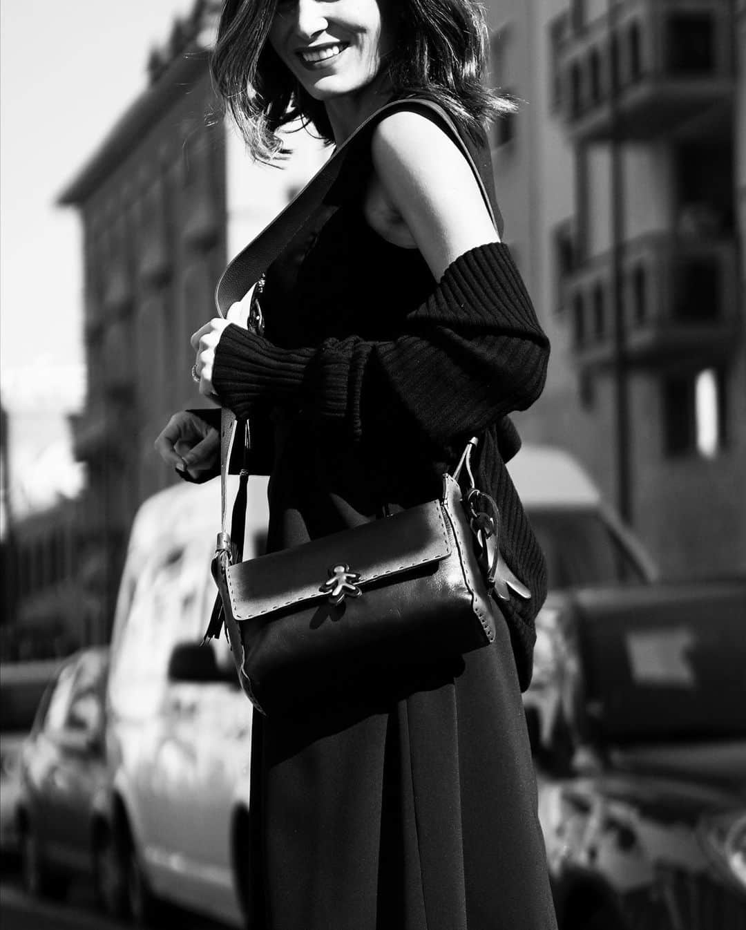 エンリーベグリンさんのインスタグラム写真 - (エンリーベグリンInstagram)「Fashion is the armor to survive the reality of everyday life.  #handmade#henrybeguelin#luxurylifestyle#natural#lethear#bag#shoes#accessories#」10月24日 3時30分 - henrybeguelin_official