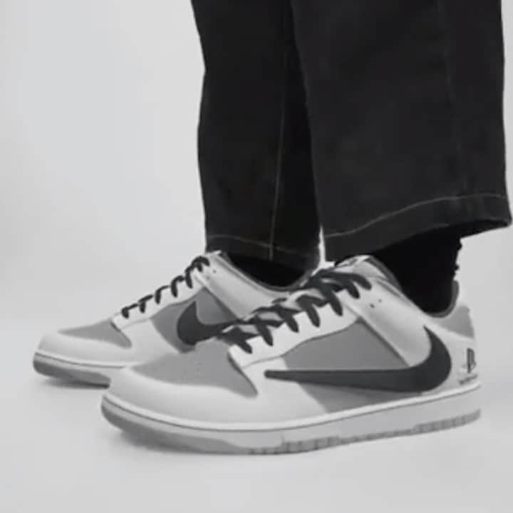 Sneaker Newsさんのインスタグラム写真 - (Sneaker NewsInstagram)「@travisscott brings back his giant reverse Swoosh on the Travis Scott x PlayStation x Nike Dunk Low. Link in bio for more details around this incredible collab.」10月24日 3時51分 - sneakernews