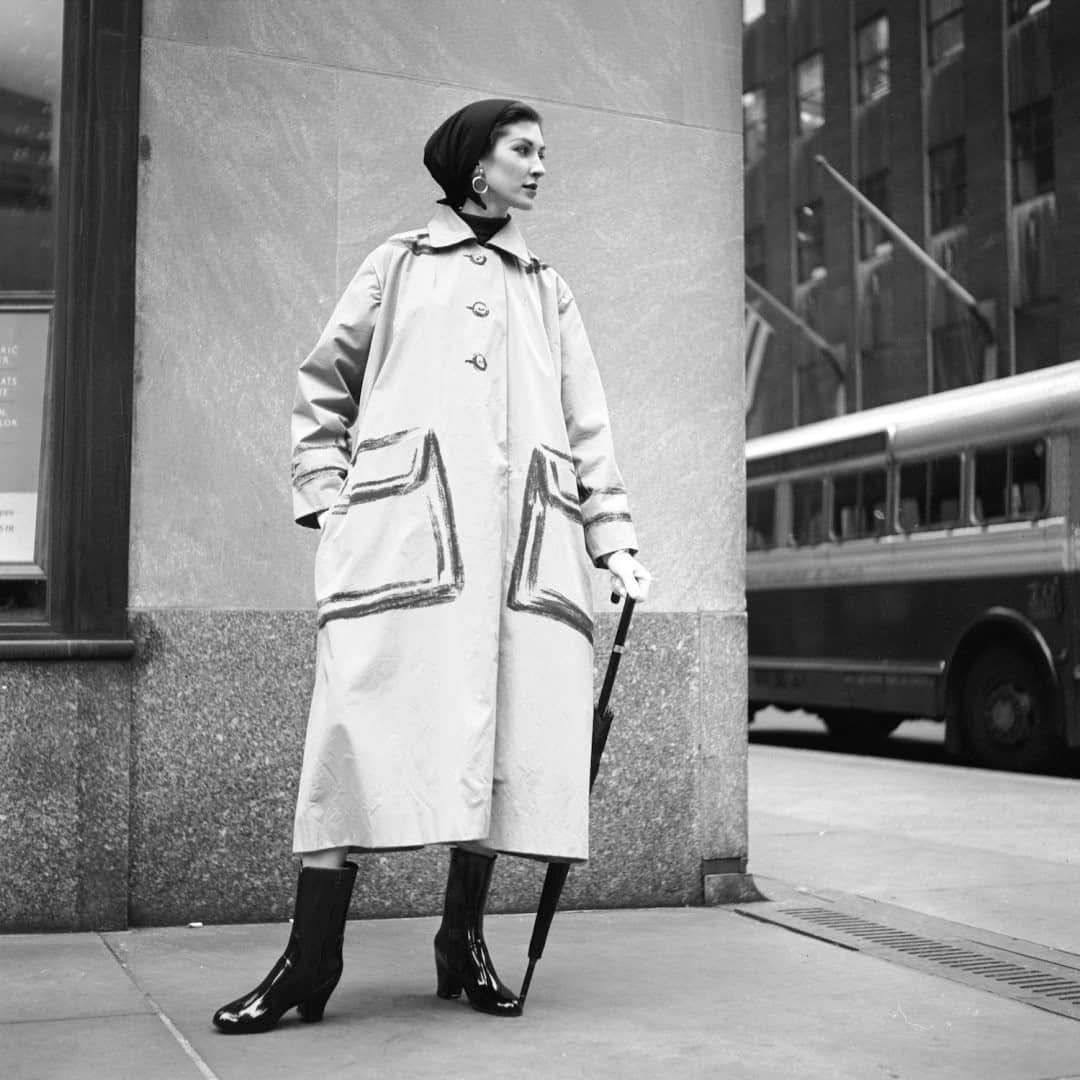 lifeのインスタグラム：「Young woman in a trompe l'oeil raincoat by Hermès, November 1952. For more of our favorite 1950s fashion photos by the legendary Gordon Parks, see the link in bio. (📷Gordon Parks/LIFE Picture Collection)  #fashionfriday #1950sfashion #gordonparks #hermès #trompeloeil #raincoat @gordonparksfoundation @hermes #1950snewyork」