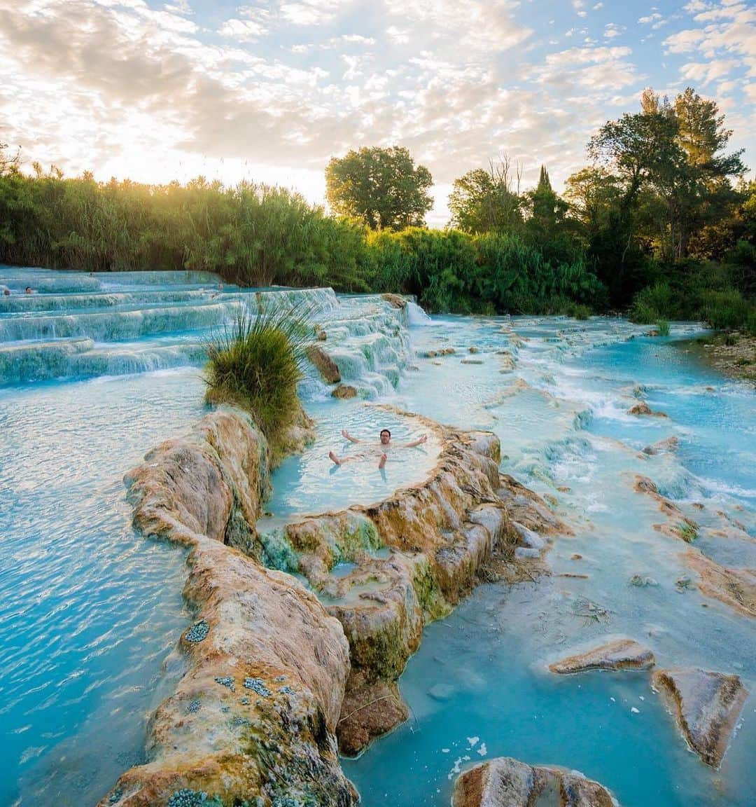 ティモシー・サイクスさんのインスタグラム写真 - (ティモシー・サイクスInstagram)「BLUE ASS WATER APPRECIATION POST: Too often we don’t realize what we have until it's gone, but then 2020 came along and helped teach us this lesson in some very brutal ways. I’ve posted about how too many people take our planet, wildlife, natural environment, freedom, democracy, opportunity & so many other things in our first world lives for granted, but I’ve also taken blue ass water aka JewBlue water for granted as you have no idea how much I miss traveling right now! Yes, I realize I’m spoiled AF, but I’ve also worked my butt off to be able to travel to 20-30 countries per year the past few years. While much of my travel these days is dedicated to growing @karmagawa and doing charity work, there’s so much beauty in this world, I love experiencing it in person and posting to show you and inspire you too! So, while you swipe through these photos understand they hardly do justice to how truly magical these places are. I know there’s far bigger things going on in the world right now than blue ass water, but let’s learn to appreciate ALL the little things that inspire us and motivate us, no matter how seemingly silly or insignificant they may be because we all have just one life so we must push ourselves to the max! You really can achieve ALL your dreams, whether it’s travel, charity, wealth, fame, fitness, family, freedom….whatever you want in this life can be yours if you study, practice & work hard enough while also staying patient & dedicated throughout your journey to achieve your goals. I have SO MANY motivations in my life, but I can’t wait to get back to swimming in some blue ass water soon! #jewblue #dailyinspiration #dreambig #blueasswater #jewblue」10月24日 4時37分 - timothysykes