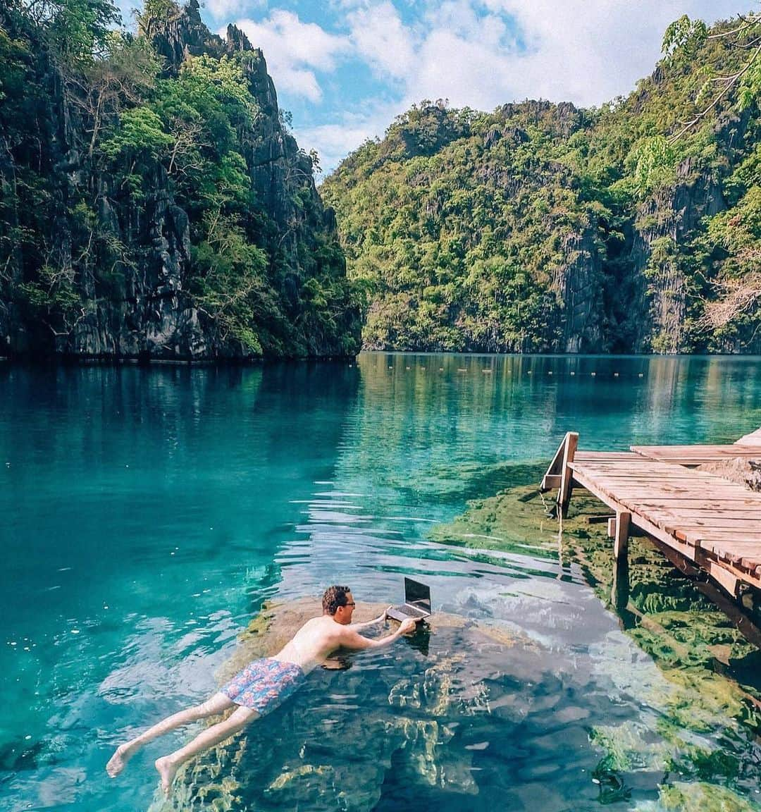 ティモシー・サイクスさんのインスタグラム写真 - (ティモシー・サイクスInstagram)「BLUE ASS WATER APPRECIATION POST: Too often we don’t realize what we have until it's gone, but then 2020 came along and helped teach us this lesson in some very brutal ways. I’ve posted about how too many people take our planet, wildlife, natural environment, freedom, democracy, opportunity & so many other things in our first world lives for granted, but I’ve also taken blue ass water aka JewBlue water for granted as you have no idea how much I miss traveling right now! Yes, I realize I’m spoiled AF, but I’ve also worked my butt off to be able to travel to 20-30 countries per year the past few years. While much of my travel these days is dedicated to growing @karmagawa and doing charity work, there’s so much beauty in this world, I love experiencing it in person and posting to show you and inspire you too! So, while you swipe through these photos understand they hardly do justice to how truly magical these places are. I know there’s far bigger things going on in the world right now than blue ass water, but let’s learn to appreciate ALL the little things that inspire us and motivate us, no matter how seemingly silly or insignificant they may be because we all have just one life so we must push ourselves to the max! You really can achieve ALL your dreams, whether it’s travel, charity, wealth, fame, fitness, family, freedom….whatever you want in this life can be yours if you study, practice & work hard enough while also staying patient & dedicated throughout your journey to achieve your goals. I have SO MANY motivations in my life, but I can’t wait to get back to swimming in some blue ass water soon! #jewblue #dailyinspiration #dreambig #blueasswater #jewblue」10月24日 4時37分 - timothysykes