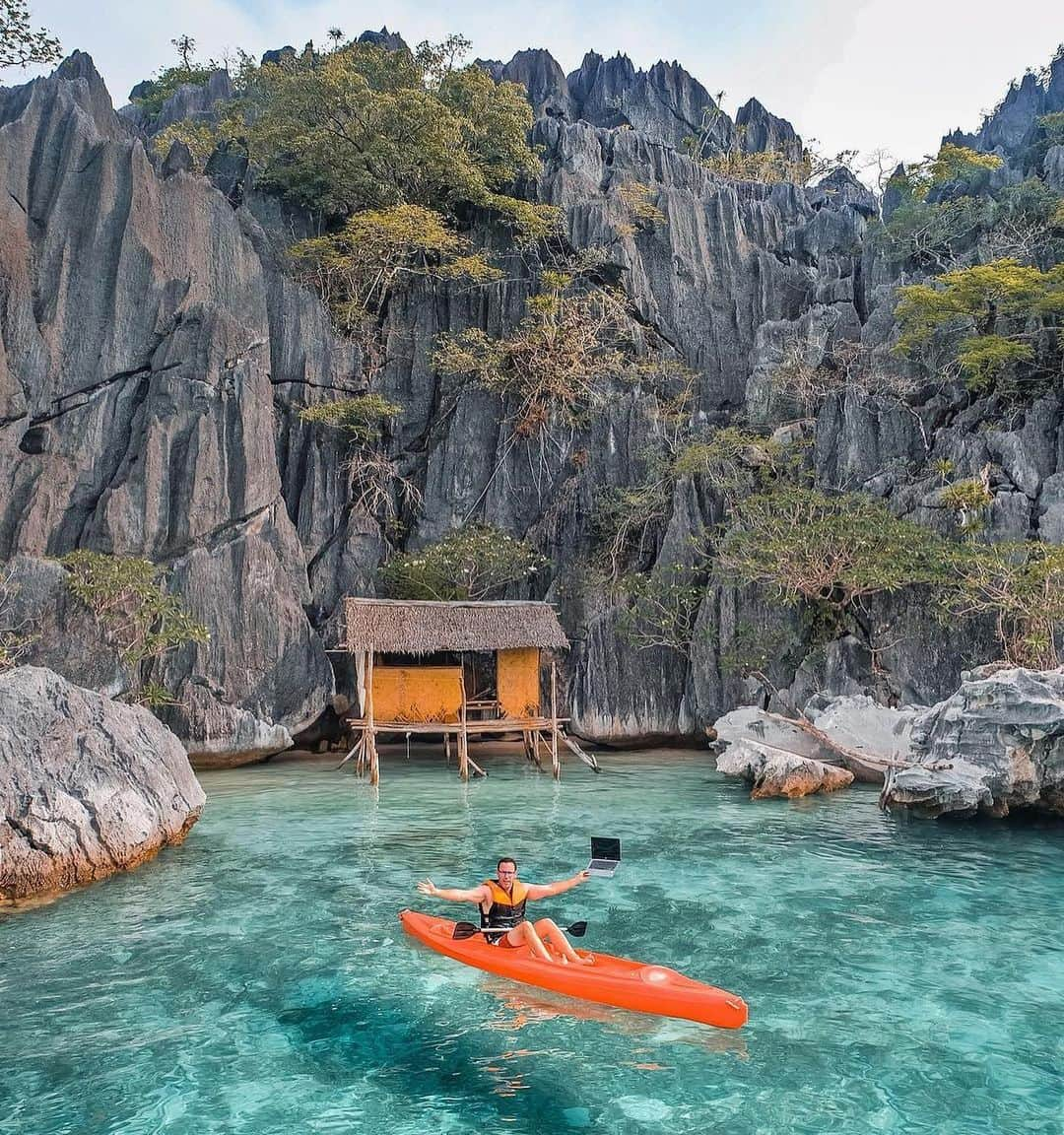 ティモシー・サイクスさんのインスタグラム写真 - (ティモシー・サイクスInstagram)「BLUE ASS WATER APPRECIATION POST: Too often we don’t realize what we have until it's gone, but then 2020 came along and helped teach us this lesson in some very brutal ways. I’ve posted about how too many people take our planet, wildlife, natural environment, freedom, democracy, opportunity & so many other things in our first world lives for granted, but I’ve also taken blue ass water aka JewBlue water for granted as you have no idea how much I miss traveling right now! Yes, I realize I’m spoiled AF, but I’ve also worked my butt off to be able to travel to 20-30 countries per year the past few years. While much of my travel these days is dedicated to growing @karmagawa and doing charity work, there’s so much beauty in this world, I love experiencing it in person and posting to show you and inspire you too! So, while you swipe through these photos understand they hardly do justice to how truly magical these places are. I know there’s far bigger things going on in the world right now than blue ass water, but let’s learn to appreciate ALL the little things that inspire us and motivate us, no matter how seemingly silly or insignificant they may be because we all have just one life so we must push ourselves to the max! You really can achieve ALL your dreams, whether it’s travel, charity, wealth, fame, fitness, family, freedom….whatever you want in this life can be yours if you study, practice & work hard enough while also staying patient & dedicated throughout your journey to achieve your goals. I have SO MANY motivations in my life, but I can’t wait to get back to swimming in some blue ass water soon! #jewblue #dailyinspiration #dreambig #blueasswater #jewblue」10月24日 4時37分 - timothysykes