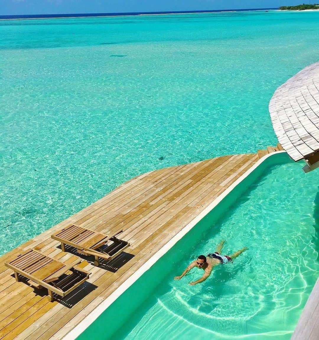 ティモシー・サイクスのインスタグラム：「BLUE ASS WATER APPRECIATION POST: Too often we don’t realize what we have until it's gone, but then 2020 came along and helped teach us this lesson in some very brutal ways. I’ve posted about how too many people take our planet, wildlife, natural environment, freedom, democracy, opportunity & so many other things in our first world lives for granted, but I’ve also taken blue ass water aka JewBlue water for granted as you have no idea how much I miss traveling right now! Yes, I realize I’m spoiled AF, but I’ve also worked my butt off to be able to travel to 20-30 countries per year the past few years. While much of my travel these days is dedicated to growing @karmagawa and doing charity work, there’s so much beauty in this world, I love experiencing it in person and posting to show you and inspire you too! So, while you swipe through these photos understand they hardly do justice to how truly magical these places are. I know there’s far bigger things going on in the world right now than blue ass water, but let’s learn to appreciate ALL the little things that inspire us and motivate us, no matter how seemingly silly or insignificant they may be because we all have just one life so we must push ourselves to the max! You really can achieve ALL your dreams, whether it’s travel, charity, wealth, fame, fitness, family, freedom….whatever you want in this life can be yours if you study, practice & work hard enough while also staying patient & dedicated throughout your journey to achieve your goals. I have SO MANY motivations in my life, but I can’t wait to get back to swimming in some blue ass water soon! #jewblue #dailyinspiration #dreambig #blueasswater #jewblue」