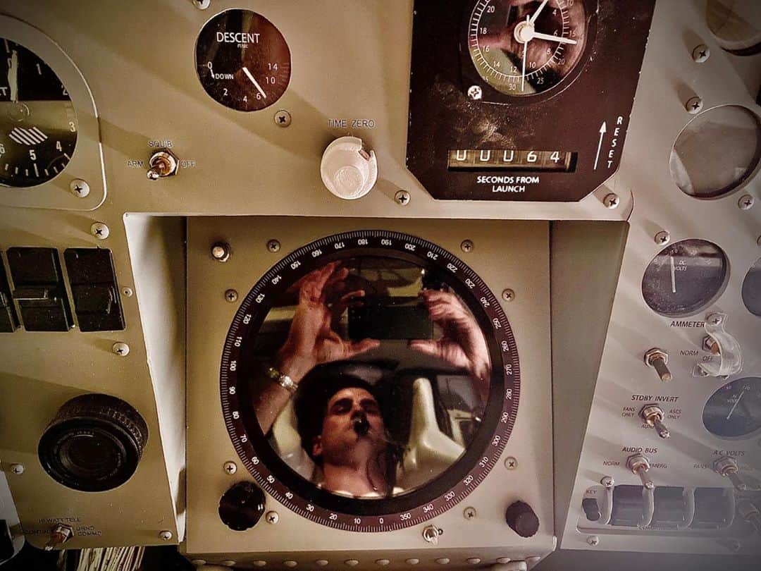 コリン・オドナヒューのインスタグラム：「Capsule training!! #therightstuffseries Ep 4 out now on @disney+」