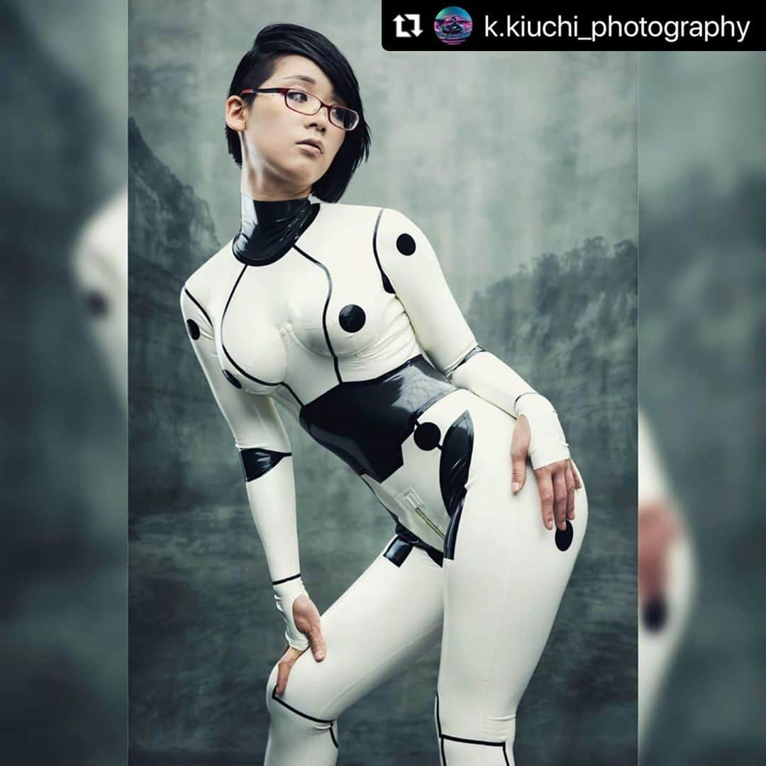 北見えりさんのインスタグラム写真 - (北見えりInstagram)「#Repost @k.kiuchi_photography with @make_repost ・・・ model: @eri_kitami  outfit: @fantasticrubber photo: @k.kiuchi_photography」10月24日 5時13分 - eri_kitami