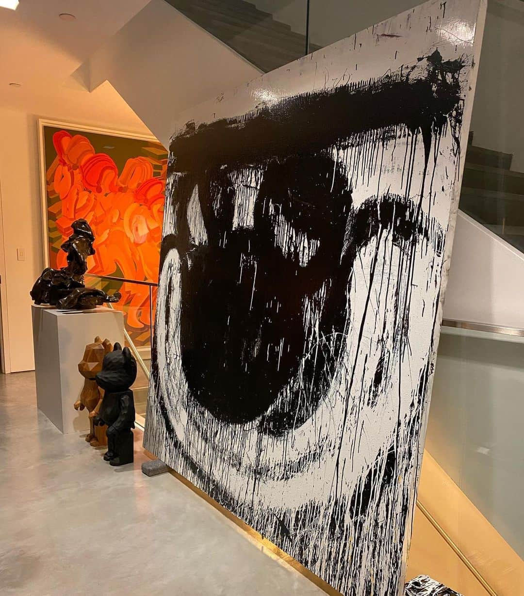 KAWSONEさんのインスタグラム写真 - (KAWSONEInstagram)「Pretty much every day when I leave the studio and pass this painting I say Goodnight Joyce! #JoycePensato RIP ❤️」10月24日 5時24分 - kaws