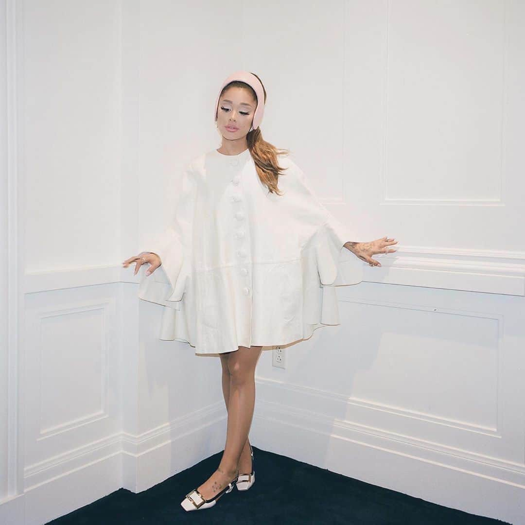 アリアナ・グランデさんのインスタグラム写真 - (アリアナ・グランデInstagram)10月24日 5時25分 - arianagrande