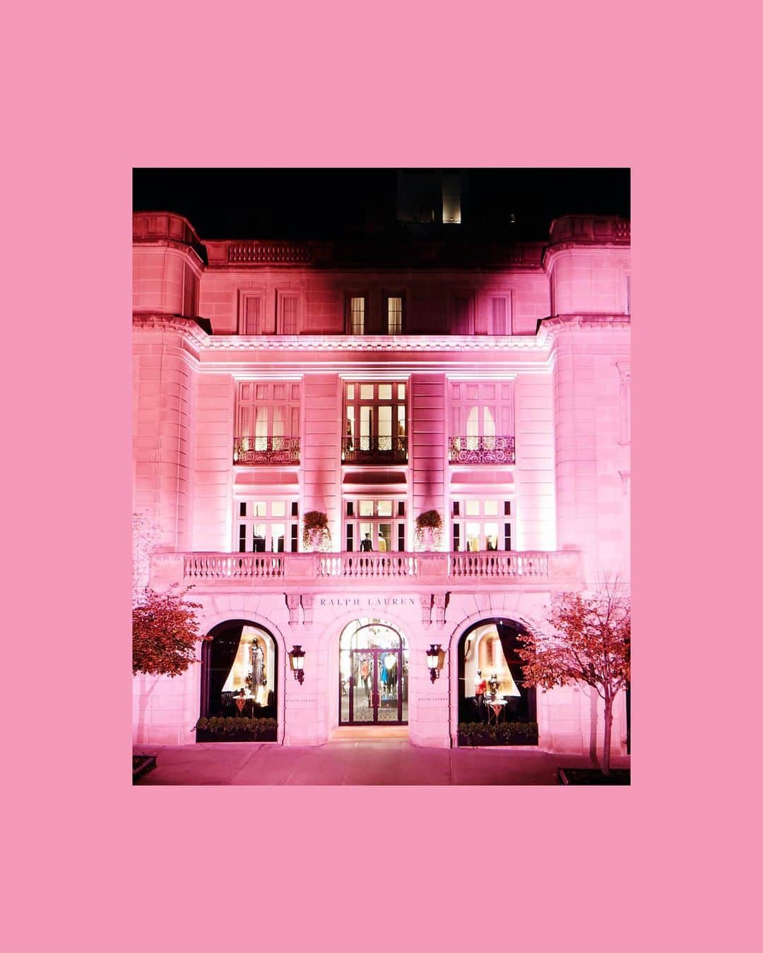 Polo Ralph Laurenさんのインスタグラム写真 - (Polo Ralph LaurenInstagram)「Each year during the month of October, several of our store locations across the globe show their support for #PinkPony, our international initiative in the fight against cancer.   Pictured, our New York City flagship on Madison Avenue lights up with a celebratory pink glow.  Learn more about our Pink Pony 20th anniversary campaign via the link in bio.  #PoloRalphLauren」10月24日 5時30分 - poloralphlauren