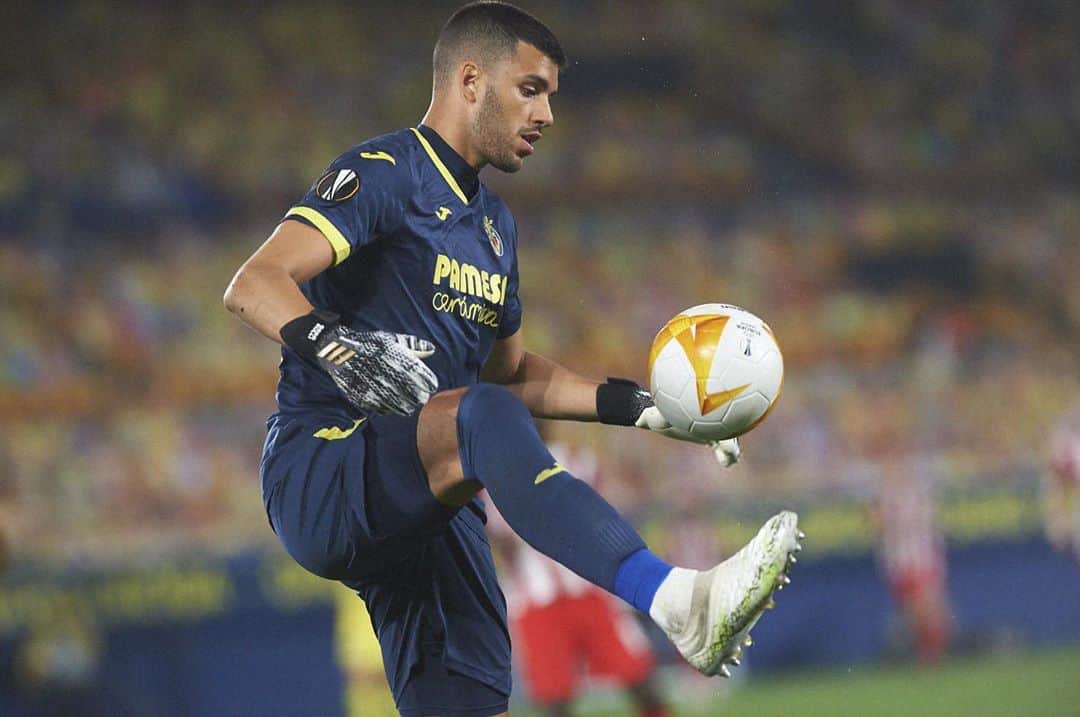 ヘロニモ・ルジのインスタグラム：「Gran victoria ayer en @europaleague ! Ya pensando en el partido del domingo por @laliga #endavant @villarrealcf 💥」