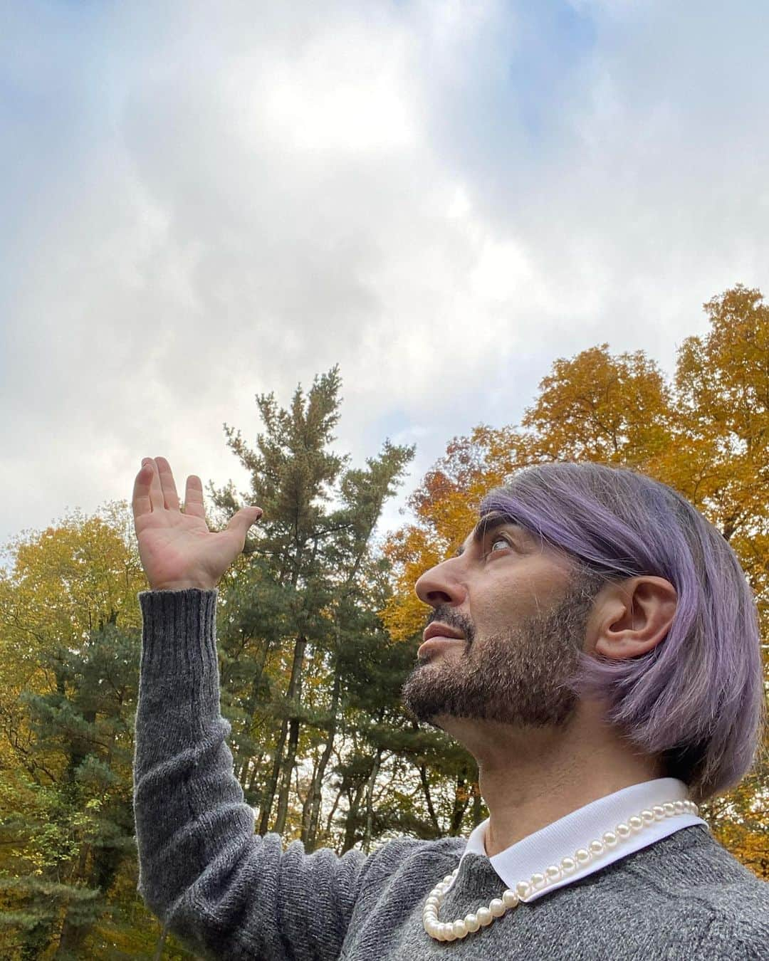 マーク・ジェイコブスさんのインスタグラム写真 - (マーク・ジェイコブスInstagram)「Look up. #greyday #gayday #gratefulnothateful」10月24日 5時42分 - themarcjacobs