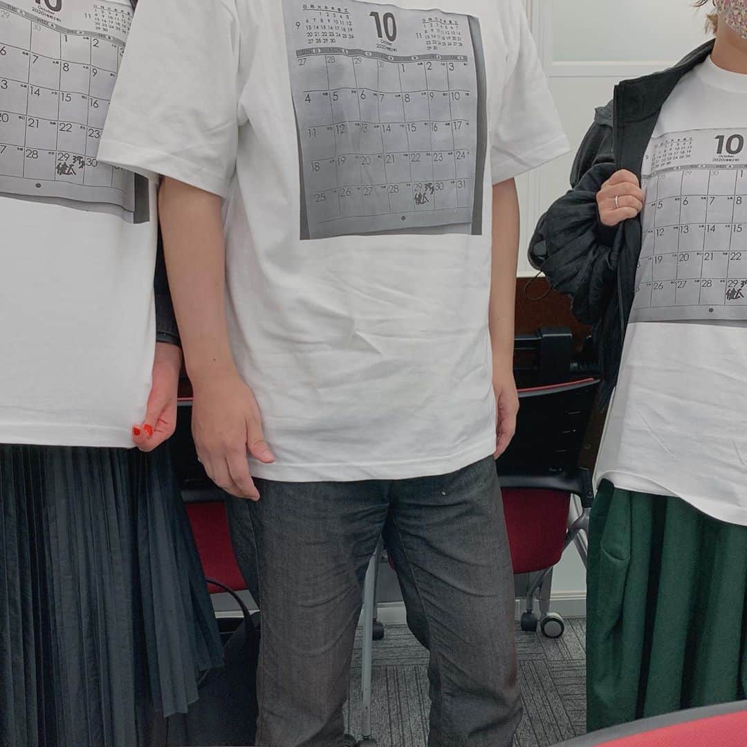 酒井健太さんのインスタグラム写真 - (酒井健太Instagram)「ヤバイTシャツ  #取材 #雑誌 #crea #スタッフさん #イカレ」10月24日 16時45分 - kenta_sakai