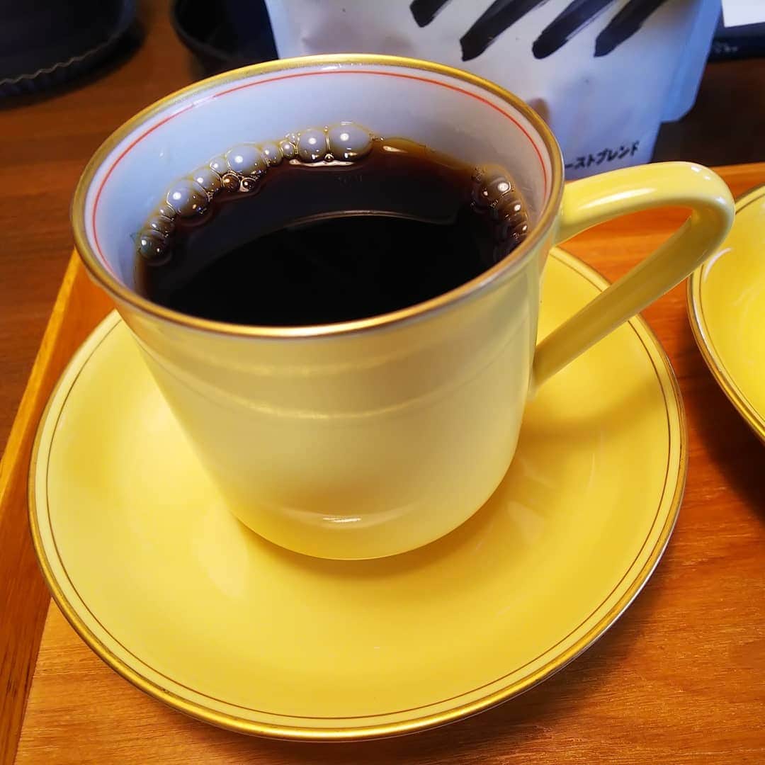 みながわゆみさんのインスタグラム写真 - (みながわゆみInstagram)「#コーヒー #coffee #イズコーヒー #iskoffee #おいしい #コーヒー好きな人 #コーヒー好きな人と繋がりたい #コーヒーカップ #コーヒータイム #癒される時間 #エスプレッソロースト」10月24日 15時17分 - nama.09.19