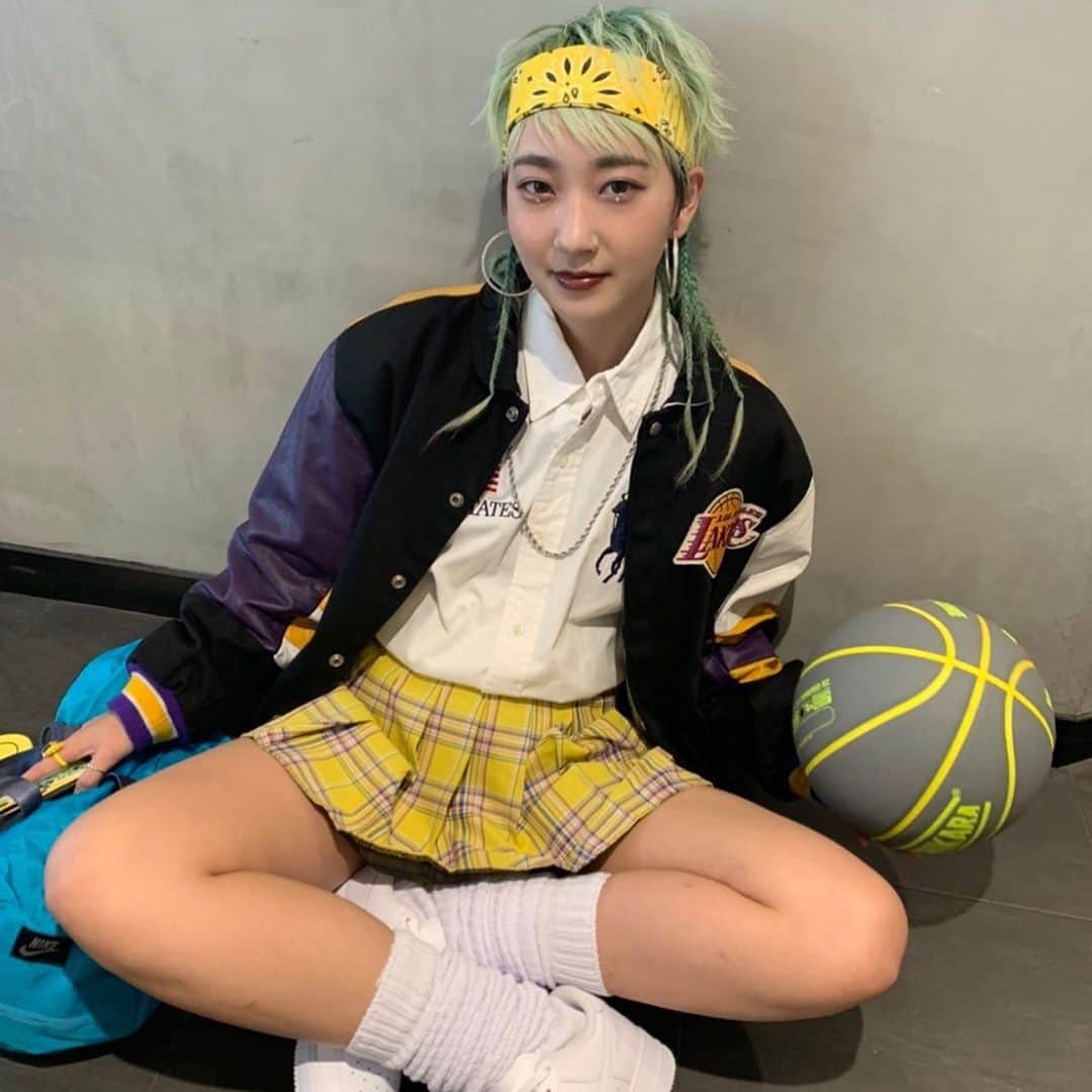 あっこのインスタグラム：「90'sの女バスキャプテン🏀」