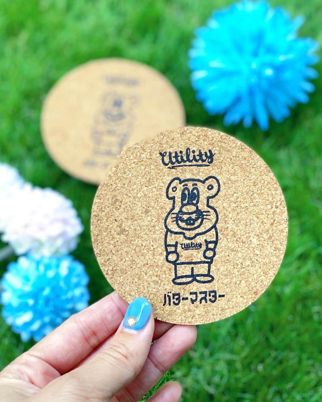 五位渕のぞみさんのインスタグラム写真 - (五位渕のぞみInstagram)「#utility 2020 A/W EXHIBITIONで オーダーしたものを受け取り行ってきたよー😍💕 @utilityharajuku ㅤㅤㅤㅤㅤㅤㅤㅤㅤ もりしと❤️ @mori_shiori ㅤㅤㅤㅤㅤㅤㅤㅤㅤ  💙utilityharajuku💙 東京都渋谷区神宮前3-24-1 鈴木ビル2F 12:00-20:00 www.utility-harajuku.jp ㅤㅤㅤㅤㅤㅤㅤㅤㅤ ㅤㅤㅤㅤㅤㅤㅤㅤㅤ ロンTとマスクげっとー💫 ㅤㅤㅤㅤㅤㅤㅤㅤㅤ ㅤㅤㅤㅤㅤㅤㅤㅤㅤ くまさんのコースターとコップも2個ずつ購入🧸❤️ #buttermasster（#バターマスター）とのコラボ💡﻿ ✅buturum(ブトゥルム) coaster  ✅buturum(ブトゥルム) grass @matthew_mallow1 @buttermasster   ㅤㅤㅤㅤㅤㅤㅤㅤㅤ ㅤㅤㅤㅤㅤㅤㅤㅤㅤ ㅤㅤㅤㅤㅤㅤㅤㅤㅤ ㅤㅤㅤㅤㅤㅤㅤㅤㅤ  ㅤㅤㅤㅤㅤㅤㅤㅤㅤ ㅤㅤㅤㅤㅤㅤㅤㅤㅤ ㅤㅤㅤㅤㅤㅤㅤㅤㅤ ㅤㅤㅤㅤㅤㅤㅤㅤㅤ  ㅤㅤㅤㅤㅤㅤㅤㅤㅤ #AZI #Rakugaki #楽描き #rakugaki_tokyo #rakugakitokyo #exhibition #popupshop #popupstore #JAPAN #EFFECTEN #utilityharajuku #uharajuku #ALLjapanmade #展示会 #原宿 #coordinate #ootd #도쿄 #패션스타그램 #데일리 #코디 #fashion #ファッション」10月24日 15時28分 - nonnon0319