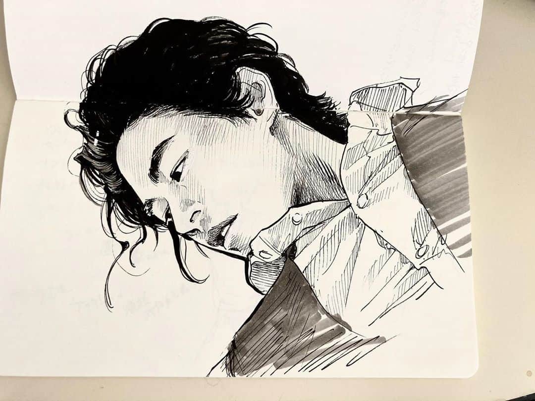 久保ミツロウのインスタグラム：「#skateamerica2019 #throwback  去年ノートに描いていたネイサン・チェン  こんな困難な中で様々な対策を取られて開催された今年のスケートアメリカ。 フィギュアスケートシーズン始まった！！という懐かしい気持ちが蘇ってきました。 昔描いたノートなどを見返して、丁寧に描いていたネイサンのスケッチを発見。 仕事の合間にメモなど取って今年も楽しんでいきたいです。」