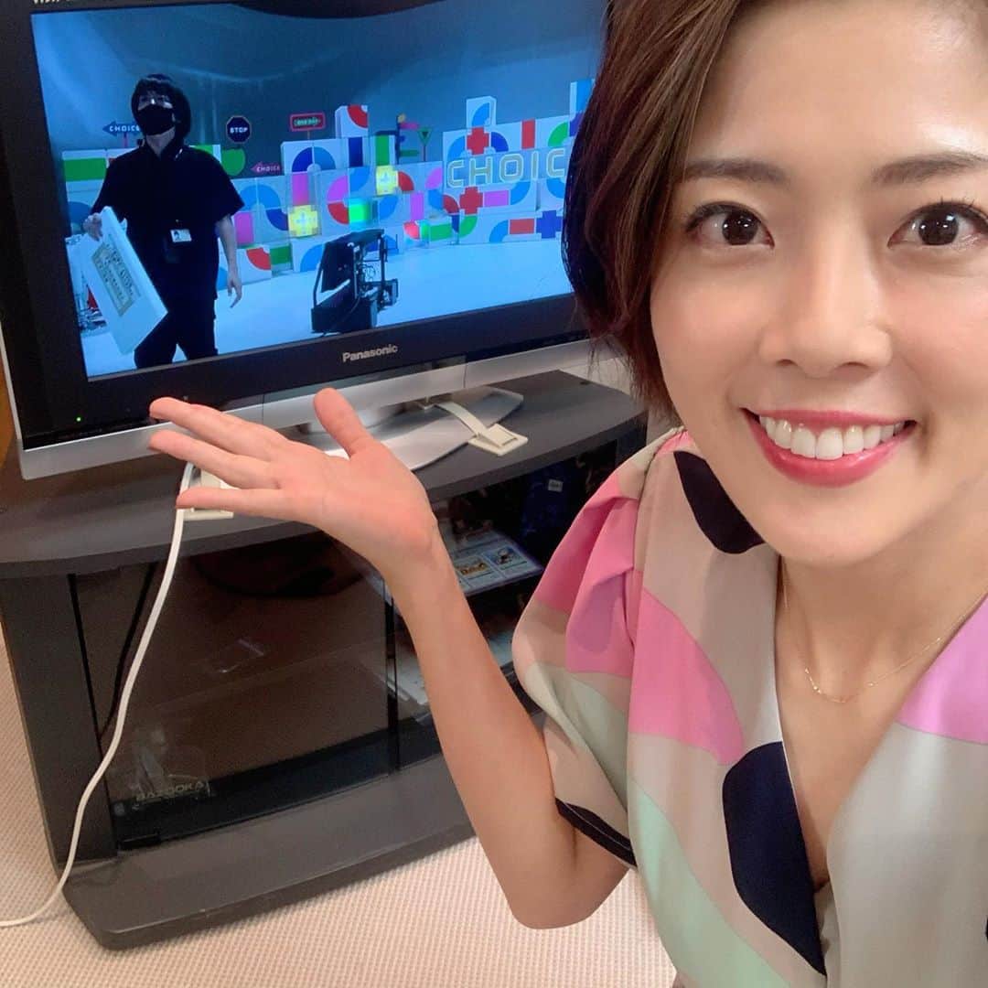のインスタグラム：「今日は土曜日。 #チョイス　放送日(20時Eテレ)です^_^ 今日のテーマは#子宮内膜症 よろしくお願いします。 . . 衣装#saaageboutique #starjewelry#ダイアナ @dianashosespress」