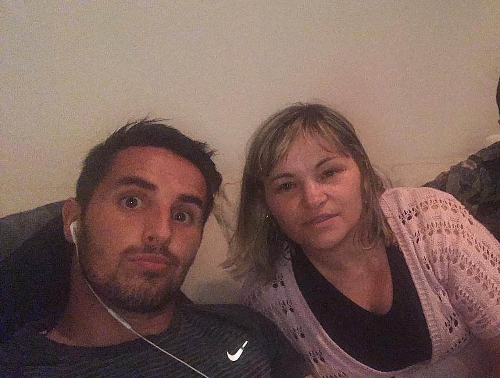 ウーゴ・ヴィエイラのインスタグラム：「Hoje faz anos a melhor Mama do Mundo... muito orgulho em ti velhinha! Aproveita o dia, mas sobretudo a vida... Amo te muito❤️😘🙏」
