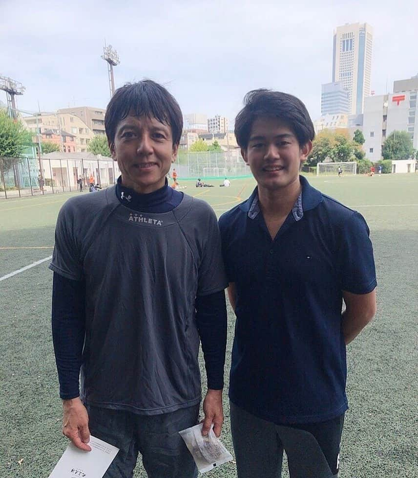 小塚崇彦さんのインスタグラム写真 - (小塚崇彦Instagram)「俳優の勝村さんとサッカーで、ご一緒しました。次回までには、もっと体動けるようにしていきます！！  #2点決めました #ボレー気持ちよすぎ  #もう1点は #ヒール で決めた #クリロナ のパクった #サッカー #スポーツの秋 #勝村政信 さん」10月24日 16時26分 - takakozuka