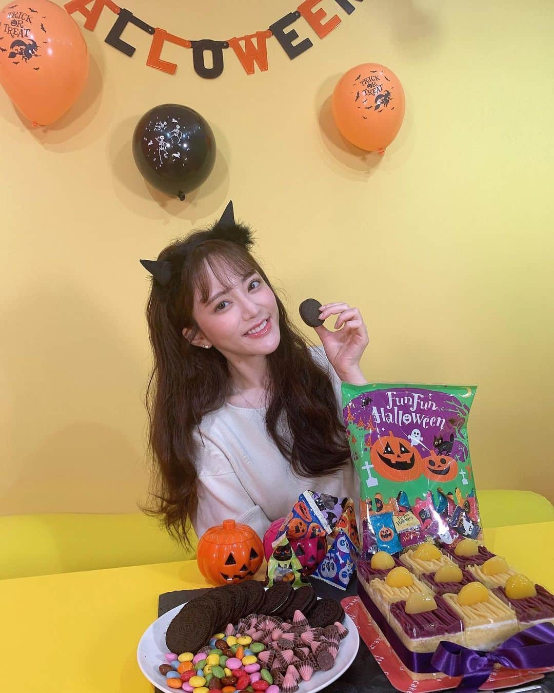 谷亜沙子さんのインスタグラム写真 - (谷亜沙子Instagram)「cake.jp というケーキ専門通販サイトでメインパーソナリティをさせてもらう事になりました。  それに伴い第1回のIGTVがアップされました📺  もうすぐハロウィンなのでとても可愛いケーキを紹介してます🎃🍰  他にもcake.jpにはたくさん可愛いケーキがあるので是非チェックしてみてね♪  #cake #igtv #mc #ケーキジェーピー #helloween #cakejp」10月24日 16時28分 - asyakodayo