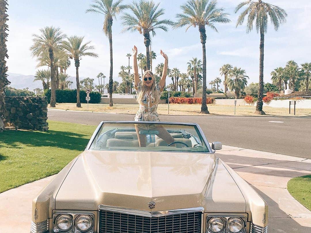Kelsea Balleriniのインスタグラム：「making music that sounds how this looks 🌵🤠🌴」