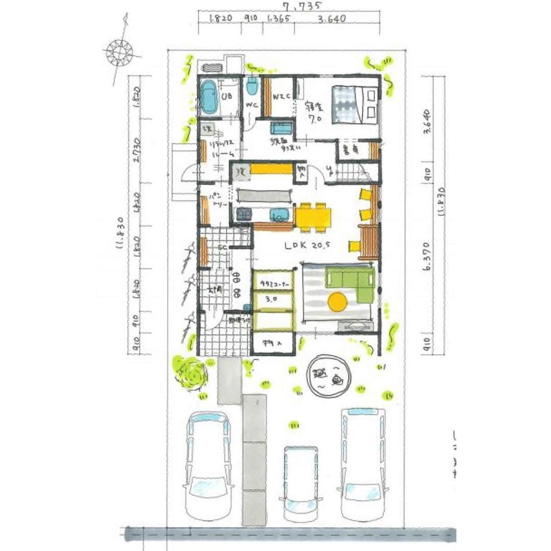有限会社ひまわり工房 東沙織（広報設計士_あず）さんのインスタグラム写真 - (有限会社ひまわり工房 東沙織（広報設計士_あず）Instagram)「【行き止まらない回遊動線。ほぼ平屋的な暮らしも良き家】日曜日にLIVEします🎬﻿ ﻿ 昨日は、Instagram LIVEの調子がよくなくて、、、﻿ 明日日曜に同じ内容を振り替えてお話ししまっすね🥺🍀﻿ み、みてくれるかなー！？（いいともー！）﻿ ﻿ ﻿ ﻿ ▶︎▶︎掲載プランの家、特徴チラリ﻿ ⚫︎買い物から帰宅後、そのままGO TO パントリー!!﻿ ⚫︎出入口の数が増える分、扉や鍵は増える﻿ ⚫︎魅せる&隠す収納計画﻿ ⚫︎洗濯は、家族の変化で干す場所チェンジ﻿ ⚫︎脱衣と手洗いは別動線で混雑緩和ね◎﻿ ⚫︎生涯、平屋的なる暮らしもできるね﻿ ⚫︎夜、トイレに行きたくなれば即いけるね﻿ ﻿ ﻿ ざくっとまとめてみましたが、他にもお伝えしたいことは、たくさんあります。﻿ こちら37坪の家でした(・ω・)ノ﻿ ﻿ ﻿ ﻿ 『人とちょっと違った暮らし』は﻿ みーーーーんなの憧れだしよくわかる。﻿ けれど、ココは少々慎重に判断をするのがおすすめっす。﻿ ⬇︎﻿ ⬇︎﻿ ⬇︎﻿ 💓ほかのアイデアもみてね！﻿ @himawari_kobo﻿ ﻿ ﻿ ﻿ ━︎━︎━︎━︎━︎━︎━︎━︎﻿ リラックスできる家研究所﻿ #有限会社ひまわり工房﻿ ﻿ 兵庫県相生市緑ヶ丘4-6-7﻿ 0791-22-4771﻿ ━︎━︎━︎━︎━︎━︎━︎━︎﻿ ﻿ #ひまわり工房 #新築 #建て替え #注文住宅 #新築一戸建て #住宅 #設計図 #設計 #間取り迷子 #施工事例 #外観 #動線 #収納 #家づくり #住まい #間取り #土地探し #マイホーム #マイホーム計画 #マイホーム計画中 #myhome #Instahouse #姫路 #たつの #たつの市 #赤穂 #相生 #工務店 #ひまわり工房🌻」10月24日 7時49分 - himawari_kobo