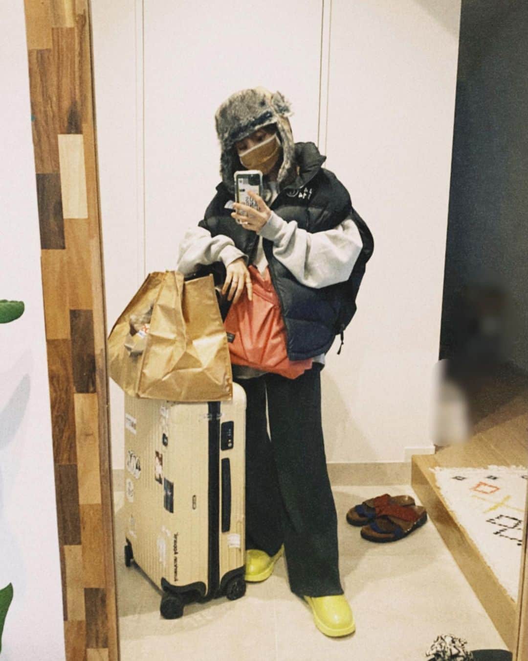 高橋愛さんのインスタグラム写真 - (高橋愛Instagram)「ただいまぁ💛 ㅤㅤㅤㅤㅤㅤㅤㅤㅤㅤㅤㅤㅤ ㅤㅤㅤㅤㅤㅤㅤㅤㅤㅤㅤㅤㅤ スーツケース入れ替えて またいってきます😋 ㅤㅤㅤㅤㅤㅤㅤㅤㅤㅤㅤㅤㅤ ㅤㅤㅤㅤㅤㅤㅤㅤㅤㅤㅤㅤㅤ #きいろといえばわたし #ugg #防水 #今日のたかはし」10月24日 7時58分 - i_am_takahashi