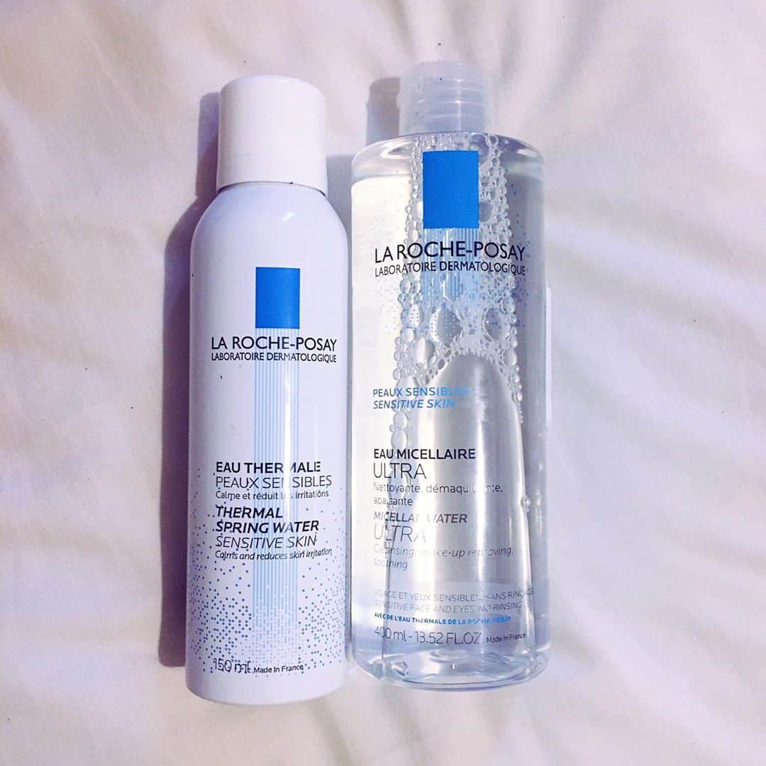 のインスタグラム：「今までBIODERMAの拭き取りクレンジング使ってたけど、今回 @larocheposayuki 買ってみた。硬水を出来るだけ顔に付けないようにしたいからクレンジングは拭き取りメインで。顔が乾く前に左のスプリングウォーターをふりかけたあと化粧水をつけると化粧水の浸透力もいいし肌が柔らかくなる気がする👏🏻最近肌が安定してて調子いい◎自分が食べた物で身体は作られていると実感する✨」