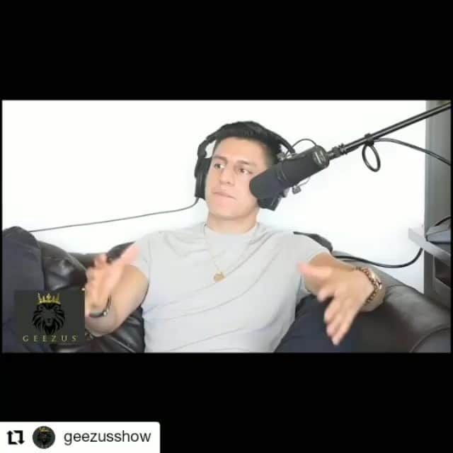 ジョンス のインスタグラム：「Catch me on the new episode of @geezusshow youtube link the their bio....  #Repost @geezusshow • • • • • • Queens, New York  𝐅𝐑𝐎𝐌 𝐔𝐁𝐄𝐑 𝐄𝐀𝐓𝐒 𝐓𝐎 𝐁𝐄𝐋𝐋𝐀𝐓𝐎𝐑 𝐌𝐌𝐀  - 𝐆 𝐄 𝐄 𝐙 𝐔 𝐒, 𝐄𝐩. 45  Back on we got Orlando Ortega he’s been knocking people out in the Amateur divisions,  And he just got signed to Debut for the second largest MMA organization BELLATOR!   Watch as he talks about his opponent, mental and physical preparation!   Along side him is Our Sensei/Coach Johnathan Ruiz!   We go over some UFC 254 predictions as well he’s the inside Details!! 👀   “𝐋𝐈𝐊𝐄” Help us SUPPORT OUR GROWTH! 🙏🏼  “𝐂𝐎𝐌𝐌𝐄𝐍𝐓”  LINK IN THE BIO!!!   GET TO KNOW US:   • Main Page: @geezusshow   •GUEST: @striking101 @iamoneshot  • HOST: @g._mora   • Co-Host: @edwinchuyaaa」