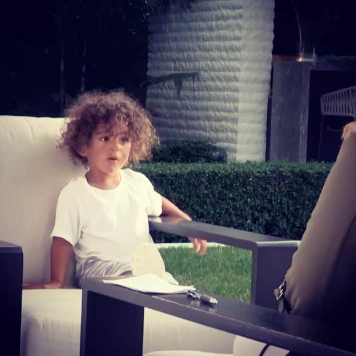 アンジー・マルチネスのインスタグラム：「happy birthday beautiful boy!! @asahdkhaled 🎉🤗💙」